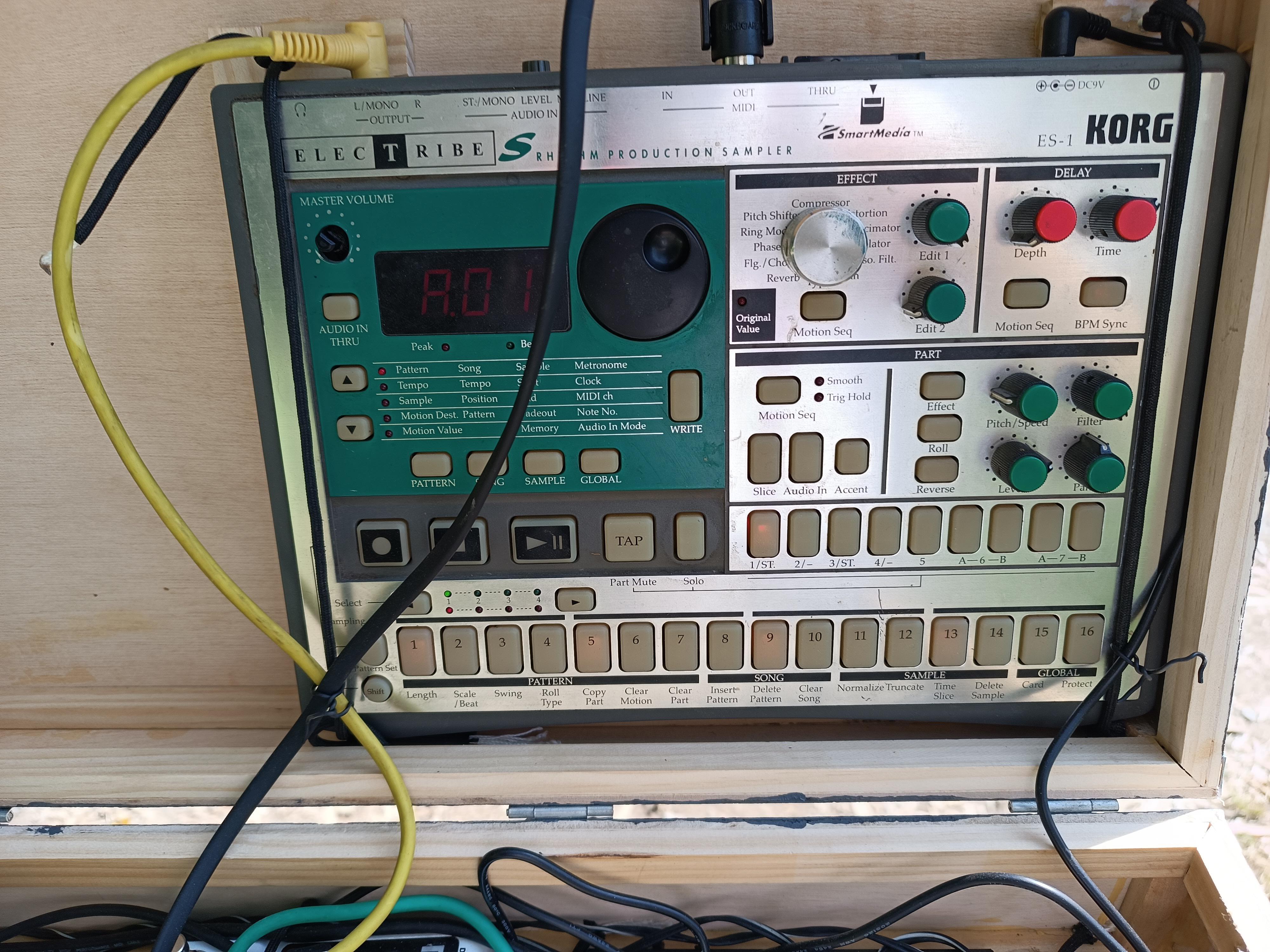 Busking Synth Case Full Portable Autonomous Setup 9 Steps (with