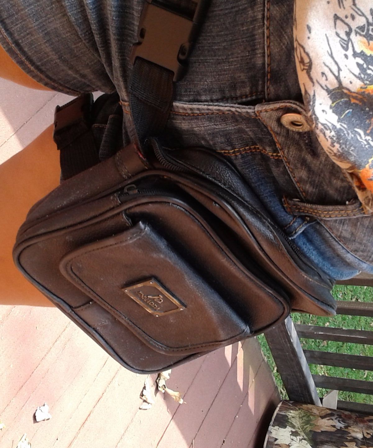 How to Make a Hip/Thigh Bag Out of a Thrift Store Purse