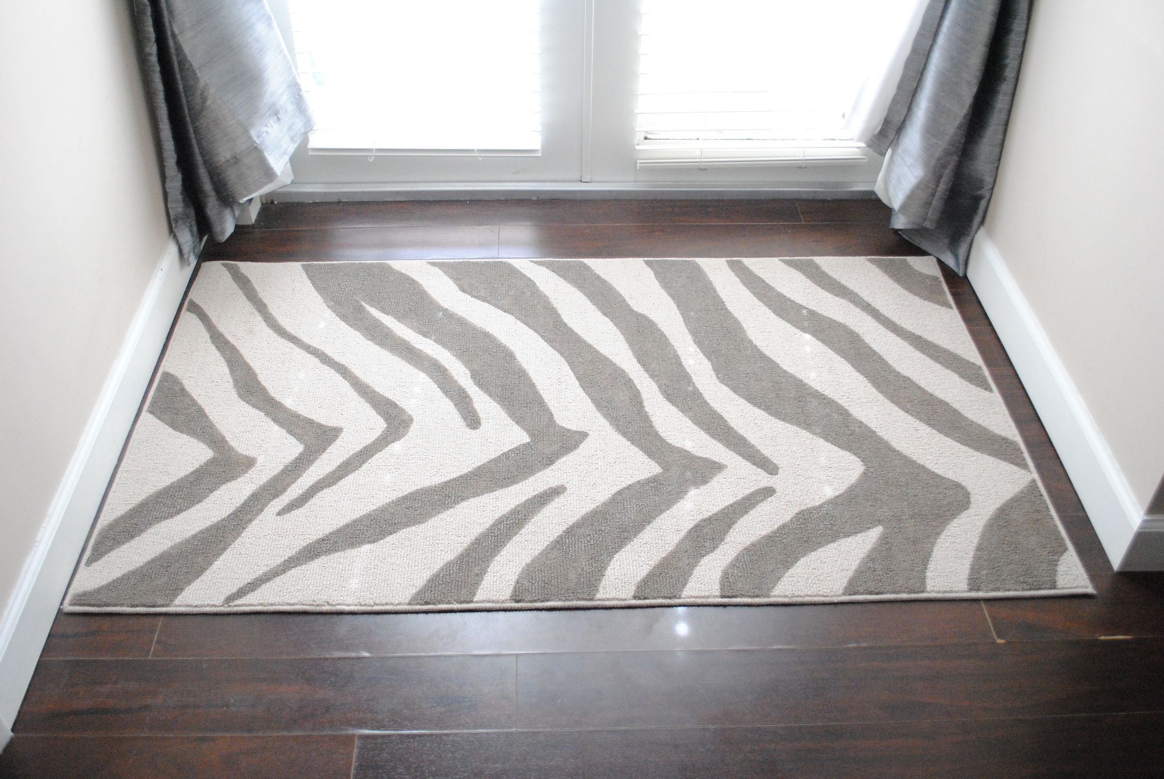 DIY Zebra Printed Rug