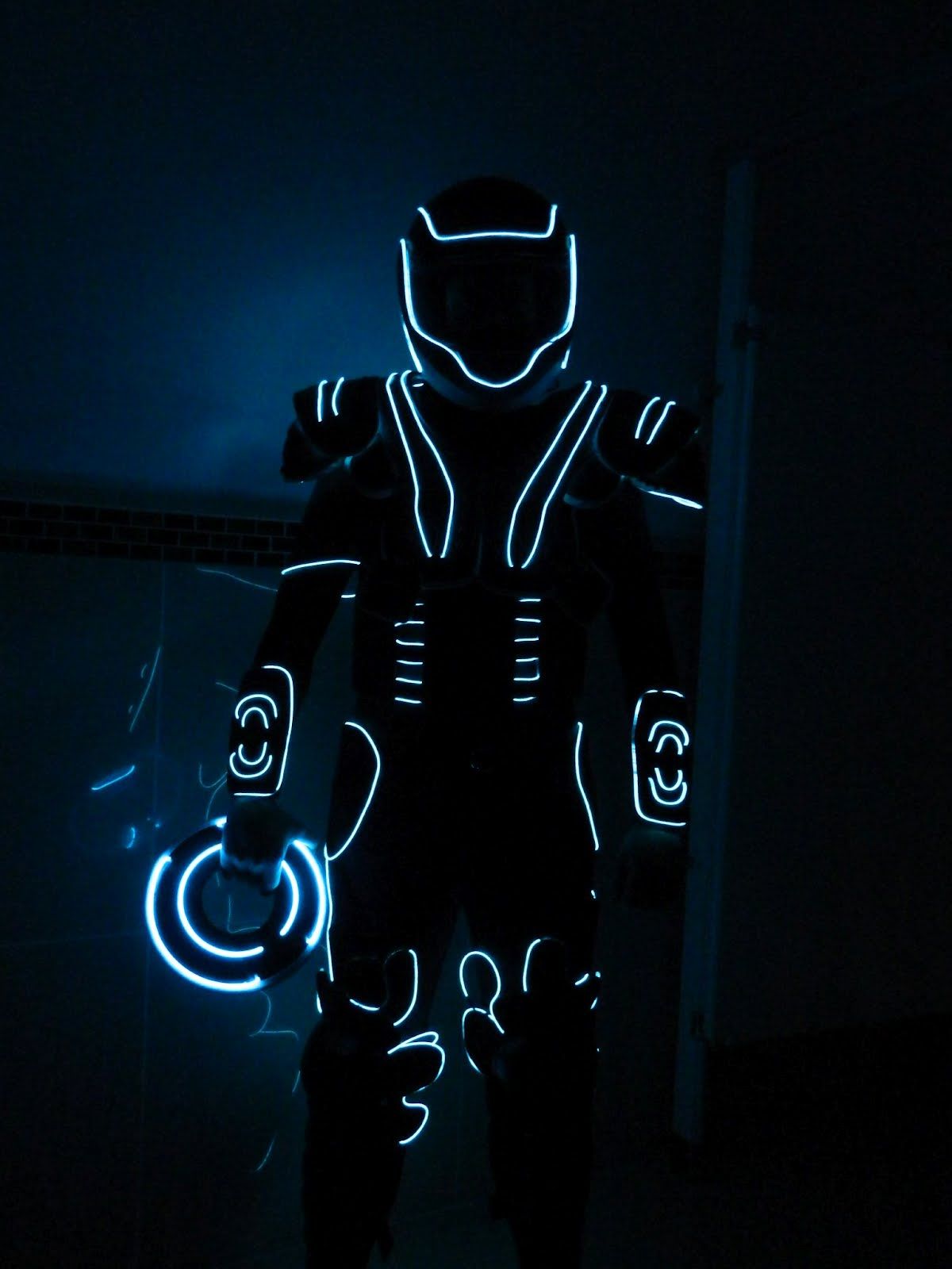 EZ-EL Wire Do It Yourself Tron Costume Step-By-Step Tutorial