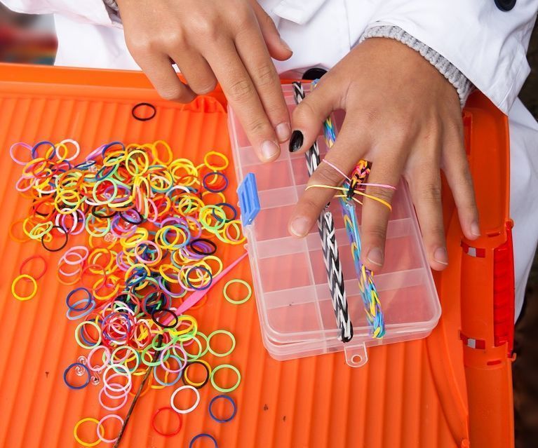Rainbow Loom Fishtail W/ Fingers 3 Steps Instructables