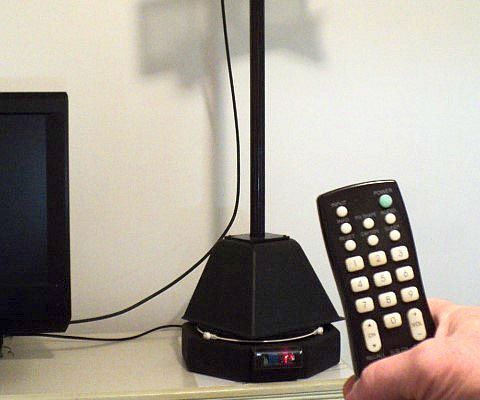 A Microwave Oven Helps Rotate Indoor OTA Antenna