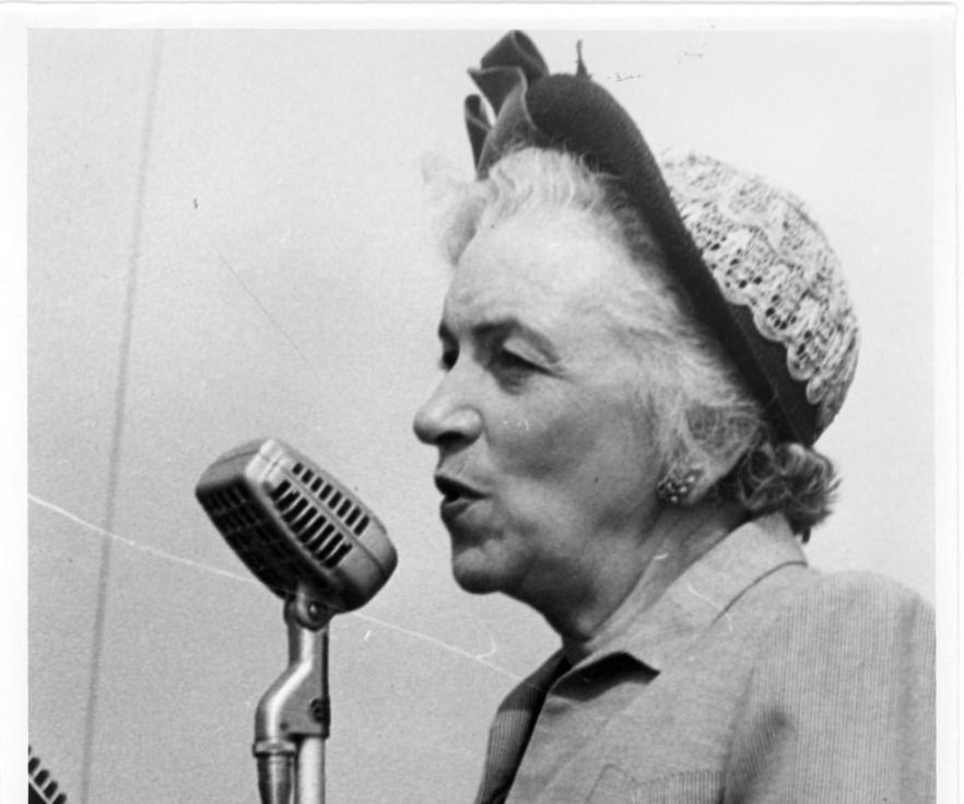 Get the Proper Non-Surgical Treatment for Laryngitis 