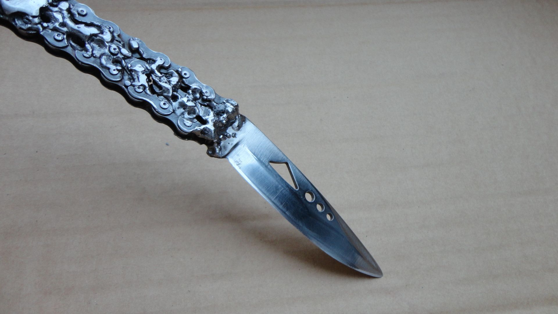 Bicycle Chain Handle Knife