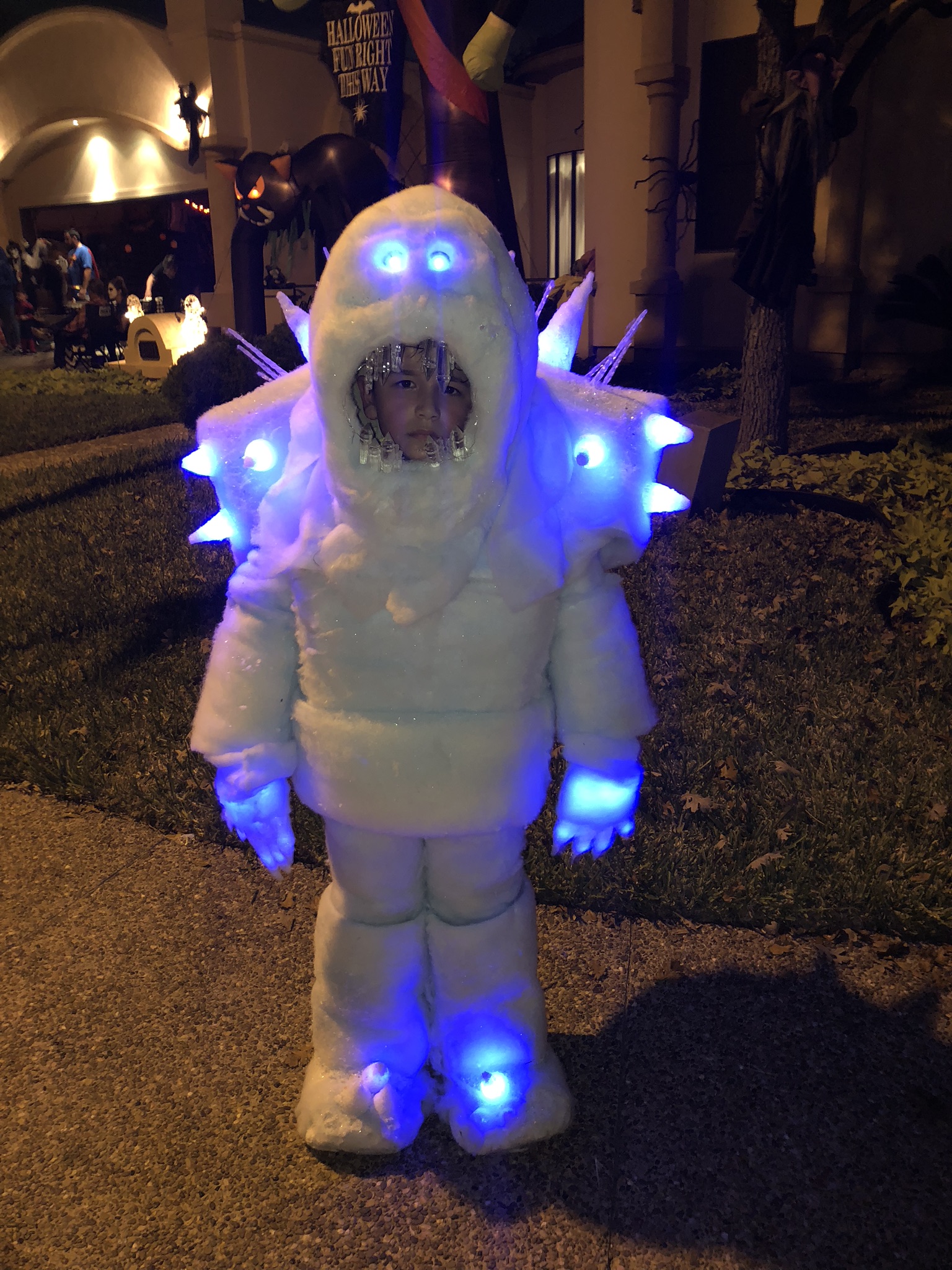 DIY Frozen’s Marshmallow Snow Monster Costume 5 Steps Instructables