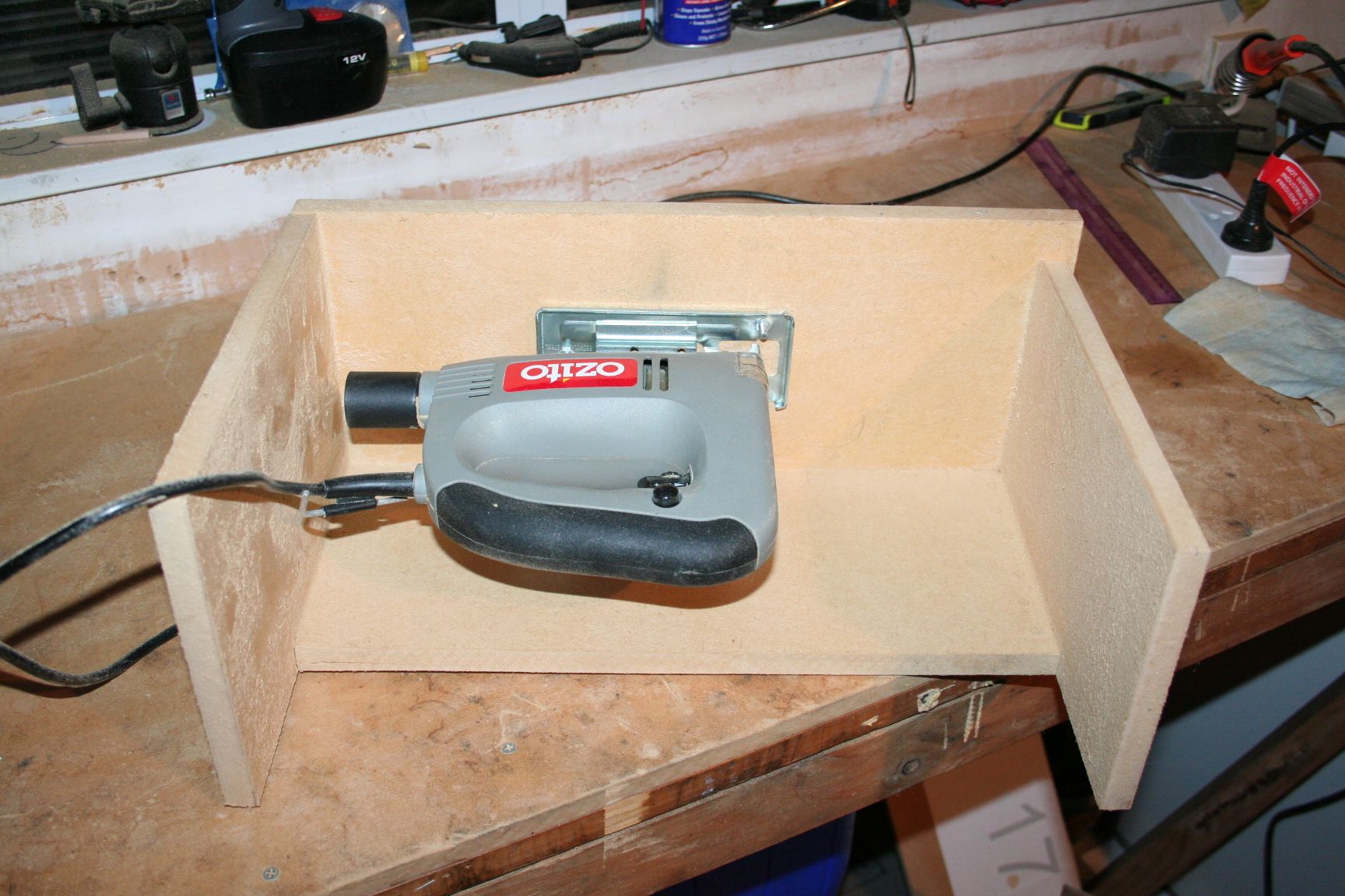 inverted-upside-down-jigsaw-bandsaw-instructables