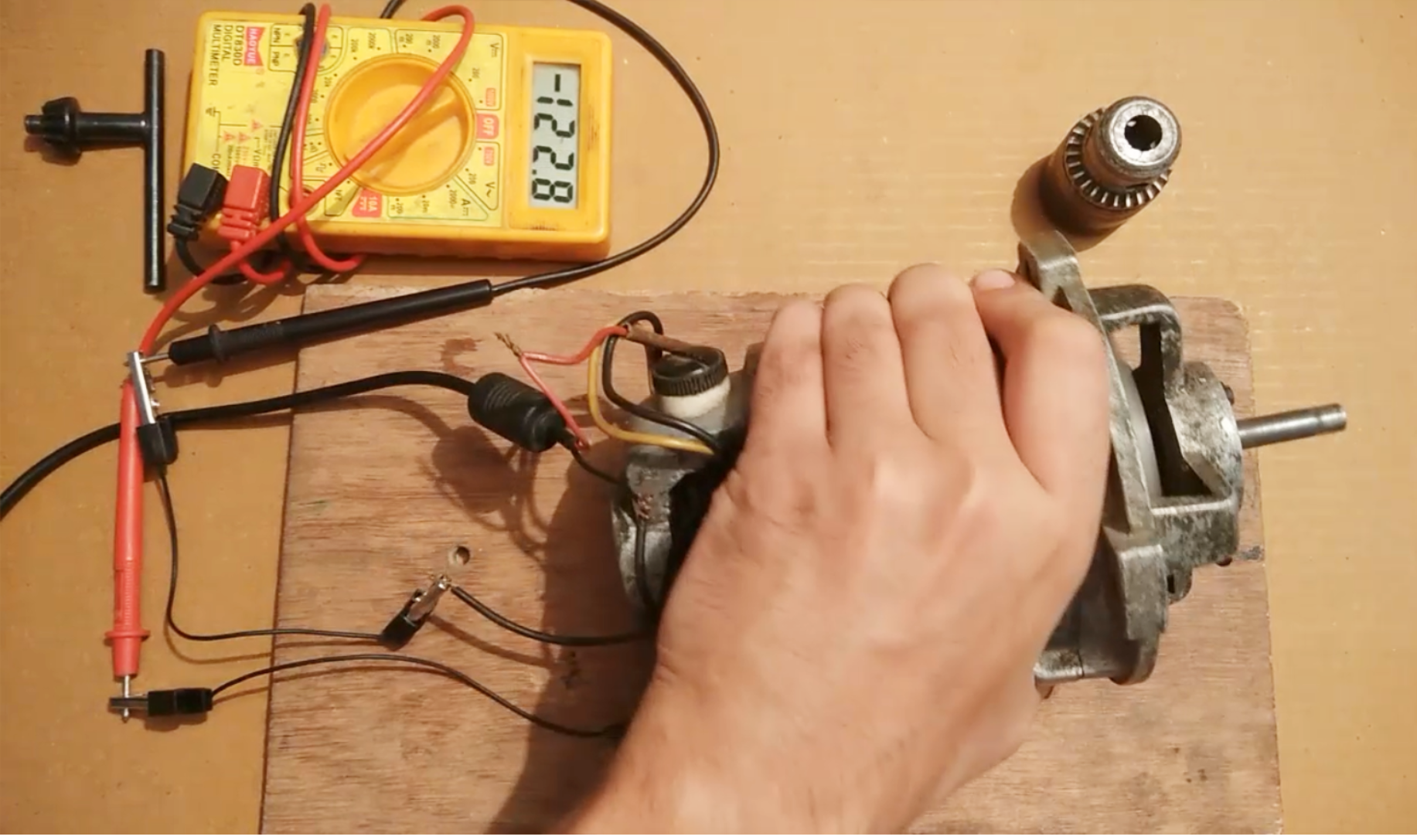 Making a Powerful Generator From a Blender Motor DIY 3 Steps (with
