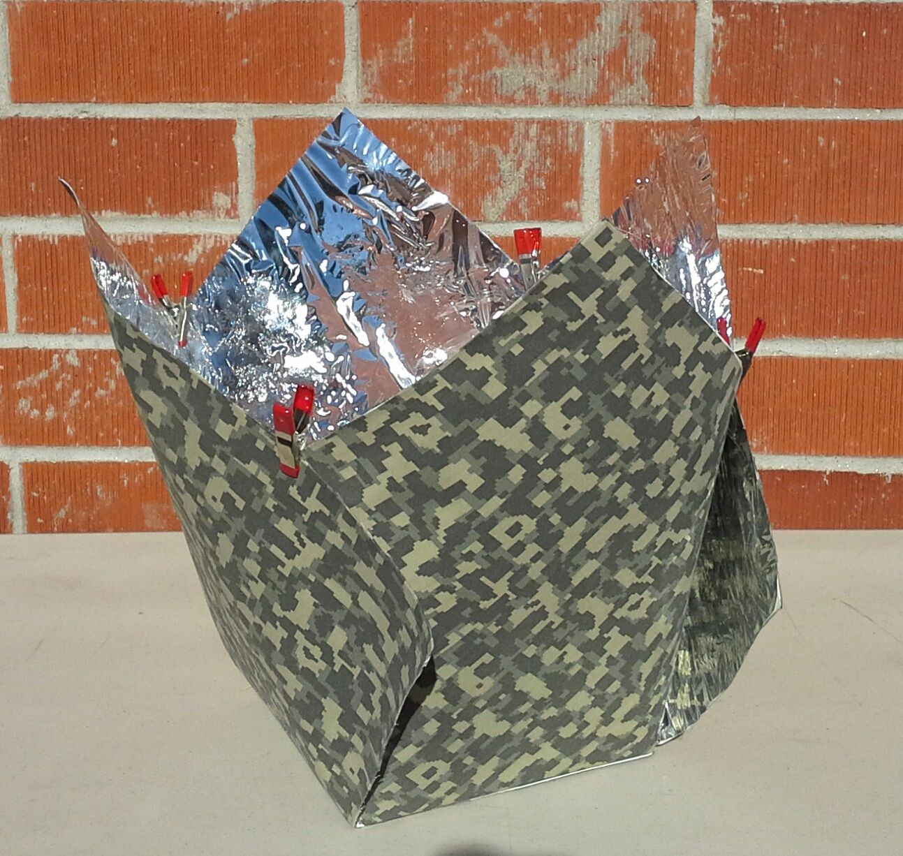 Camouflage Solar Cooker