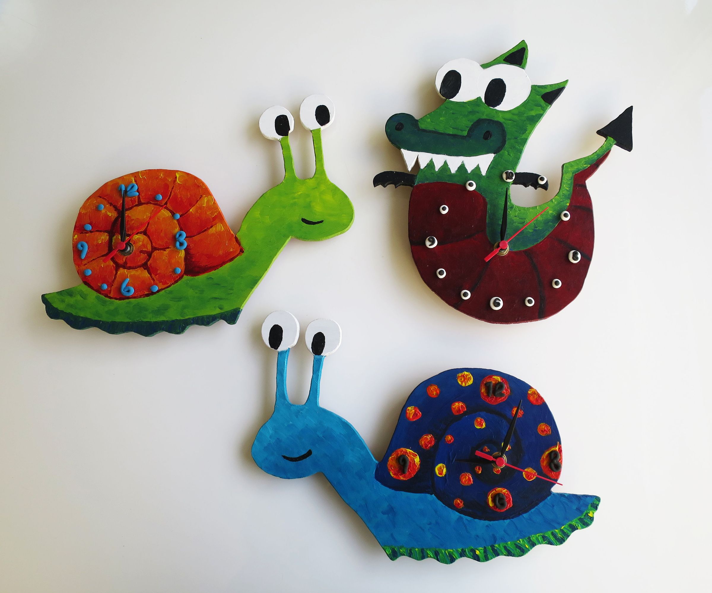 Snail and dragon clocks 
