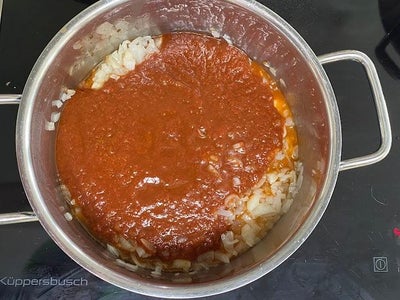 Cooking Tomato Sauce