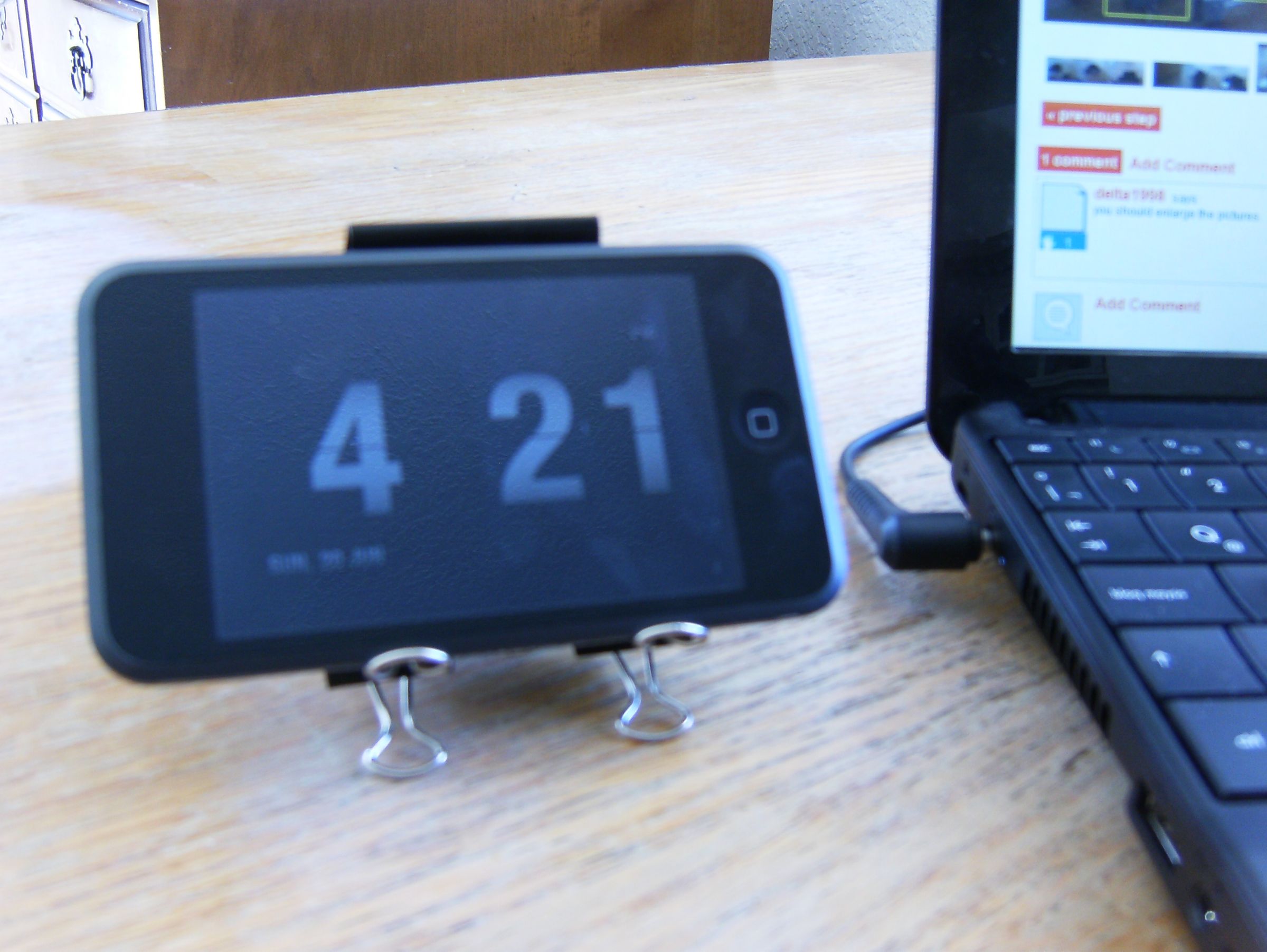Binder clip dock stand for Ipod/Iphone or Cellphone (almost for any gadget)