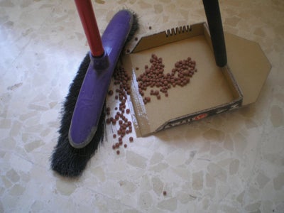 Emergency Cardboard Dustpan (with 4 Features)