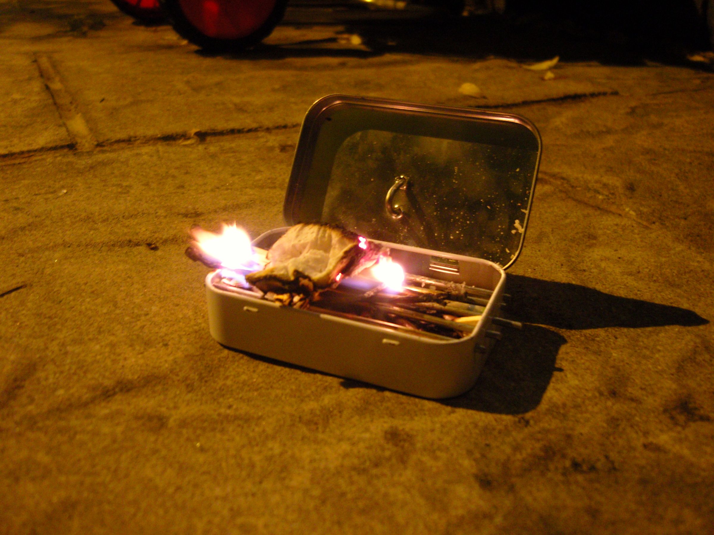 Altoids Portable BBQ !!