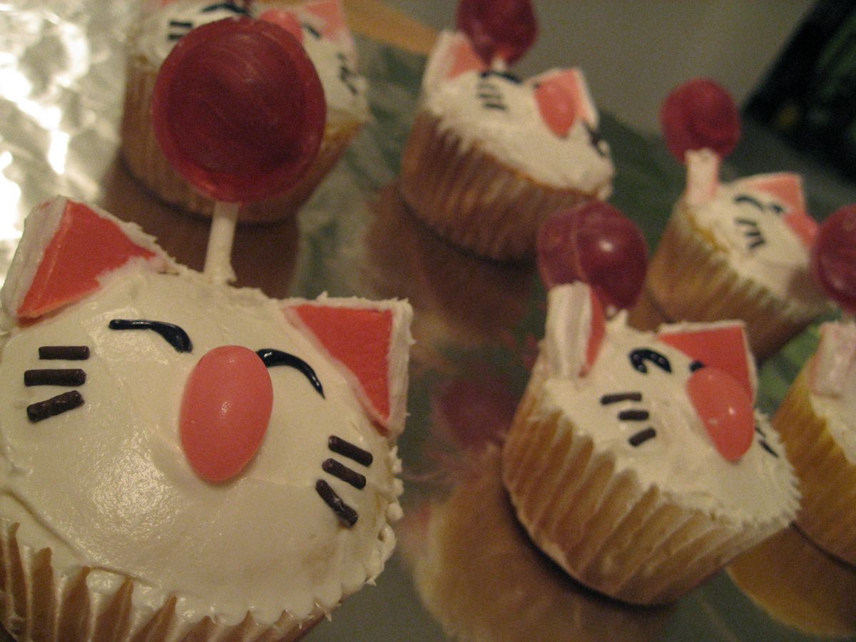Final Fantasy Moogle Cupcakes