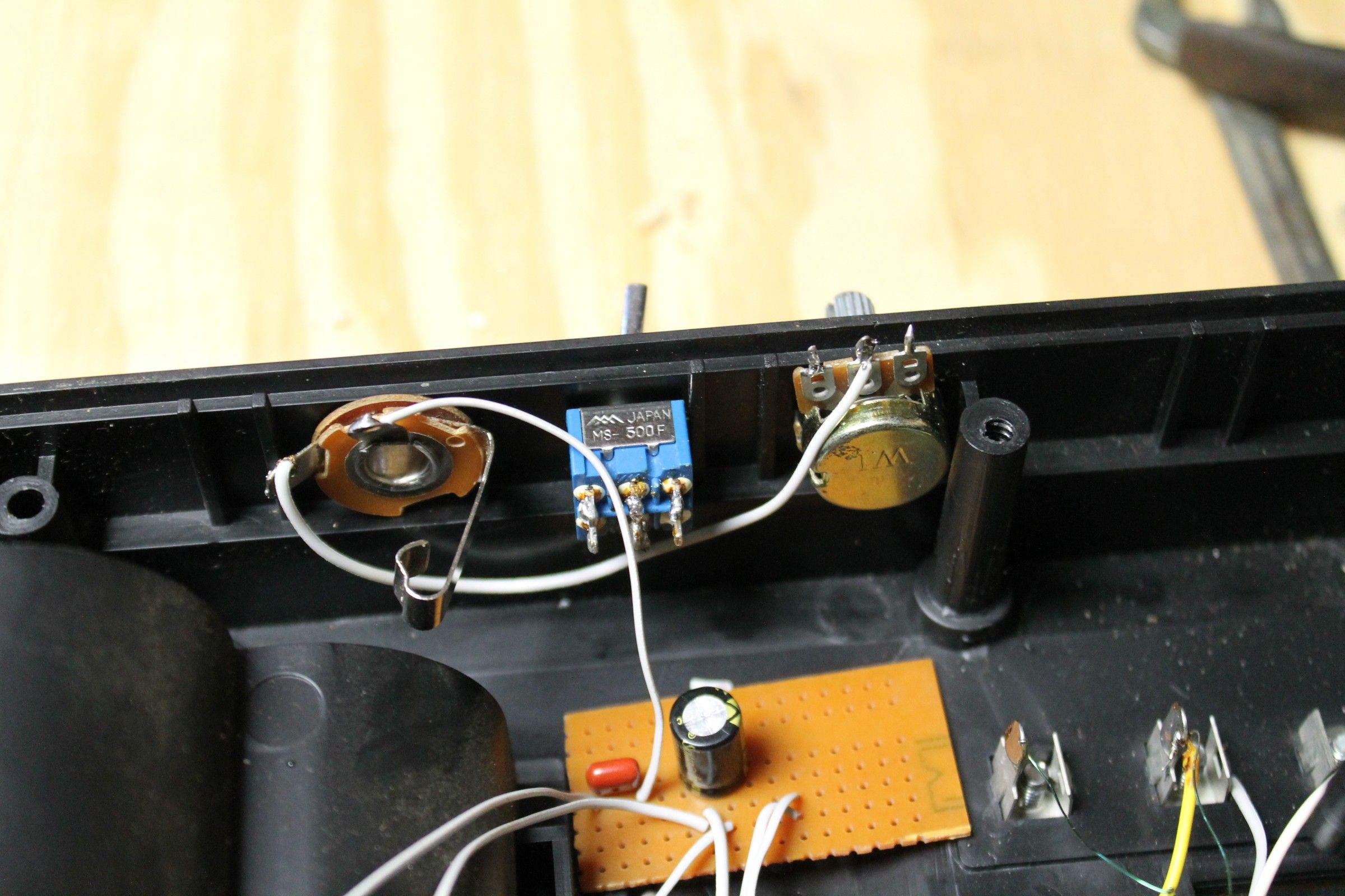 Hack Any Radio Into a Guitar Amp V2 : 9 Steps (with Pictures ...