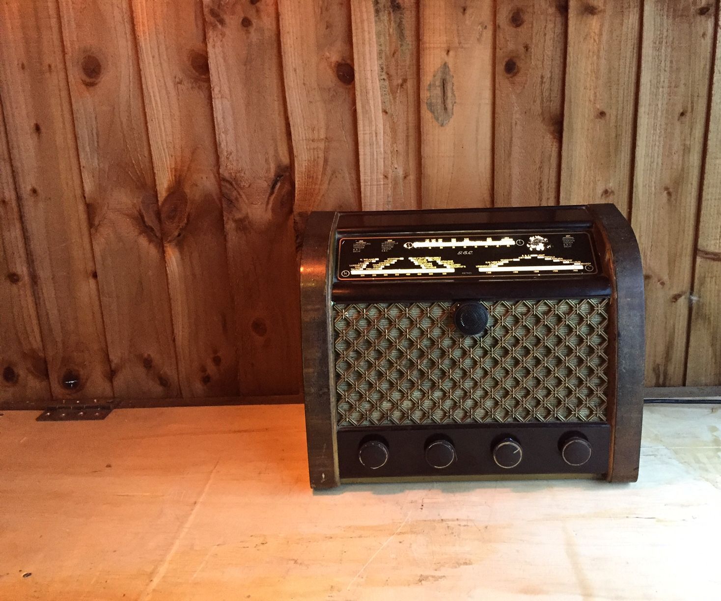 20 Watt Bluetooth Vintage Valve Radio Modification / 20瓦藍牙復古真空管收音機修改