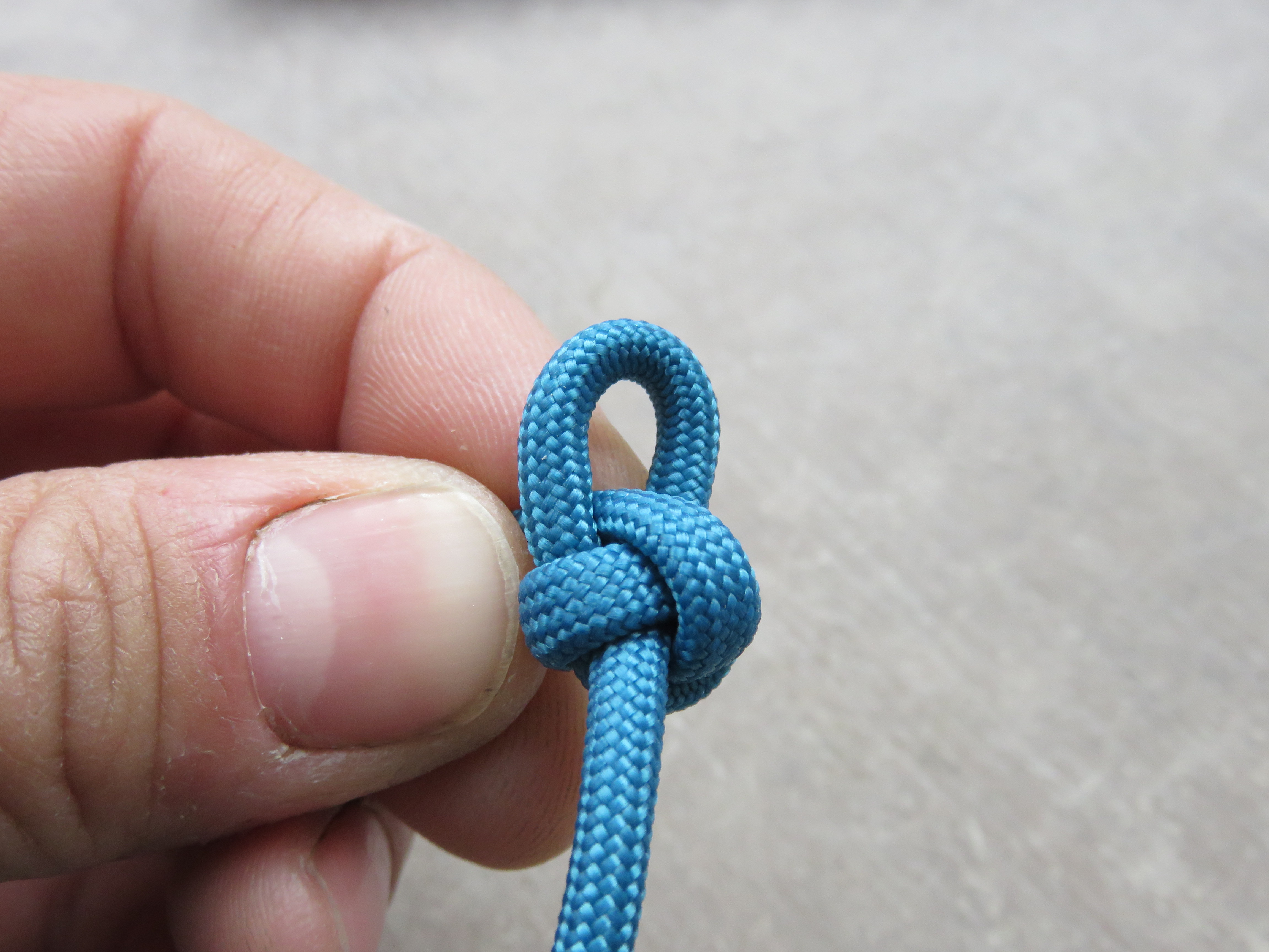 how to tie a barrel knot
