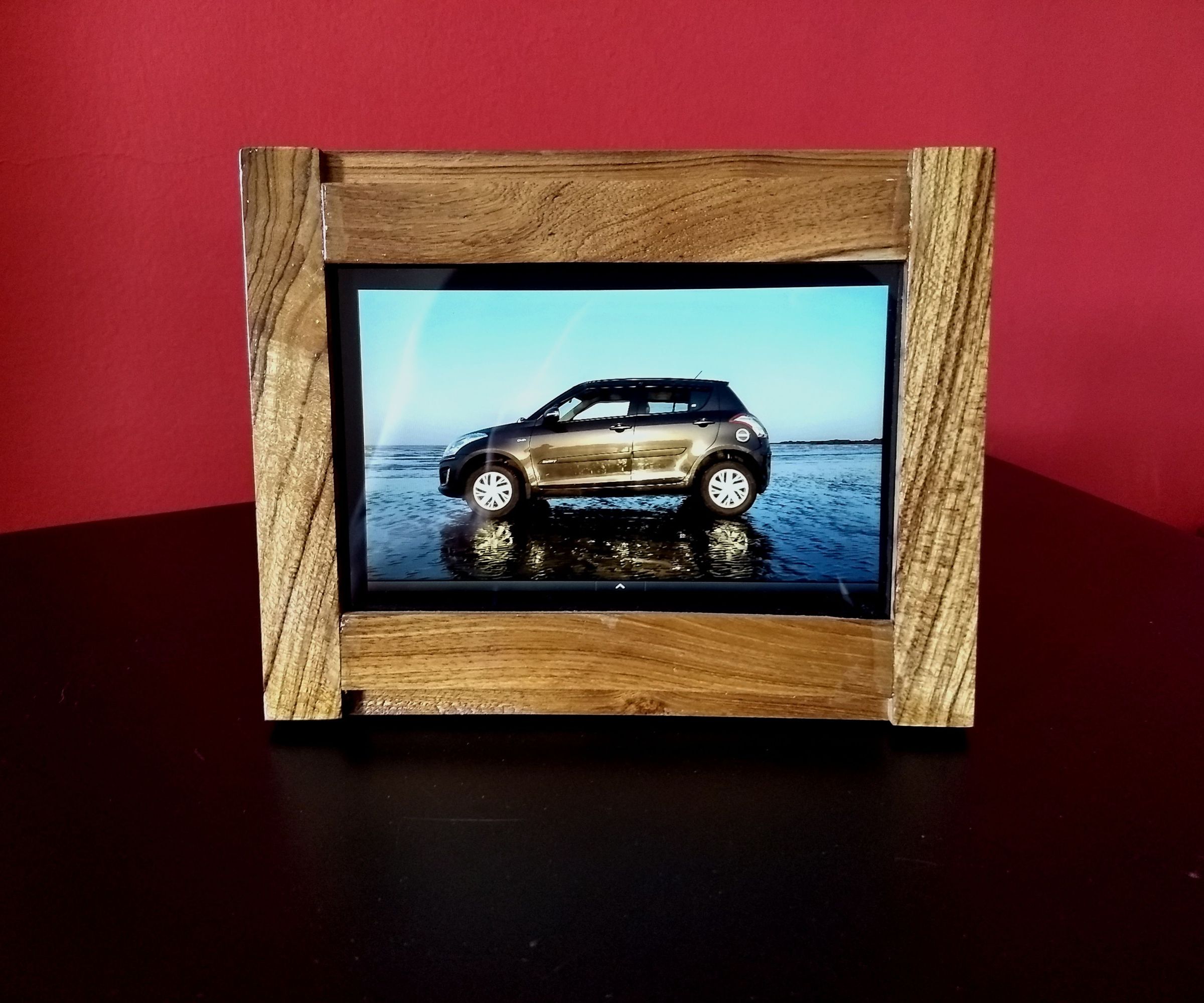 How to Turn Your Old Kindle Fire Tablet to a Wooden Digital Photo Frame