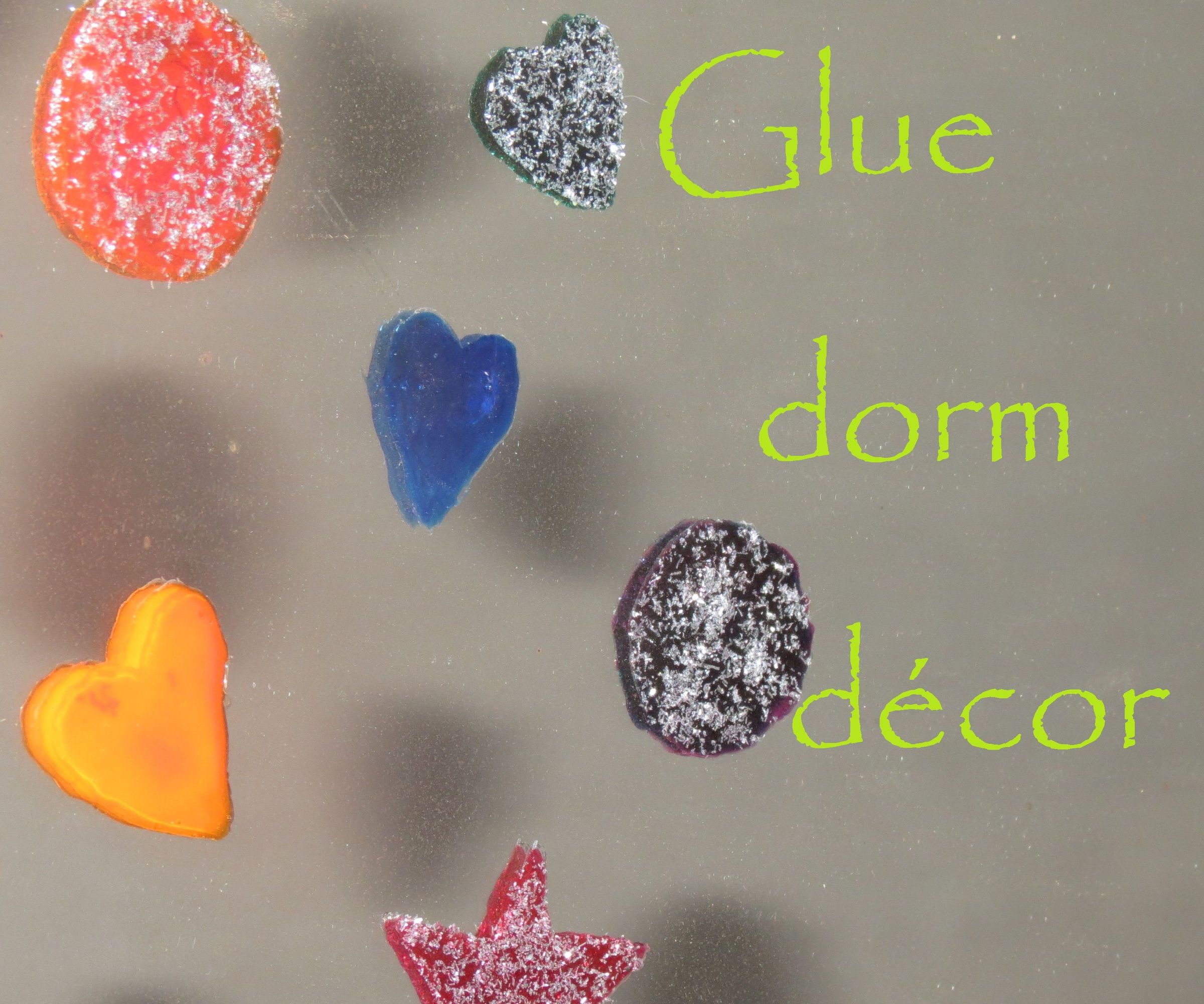 Glue Dorm Décor 