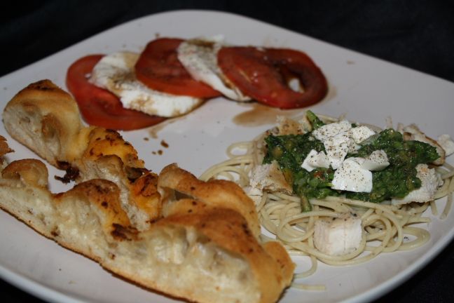 Spinach Asparagus Pesto and Caprese Salad
