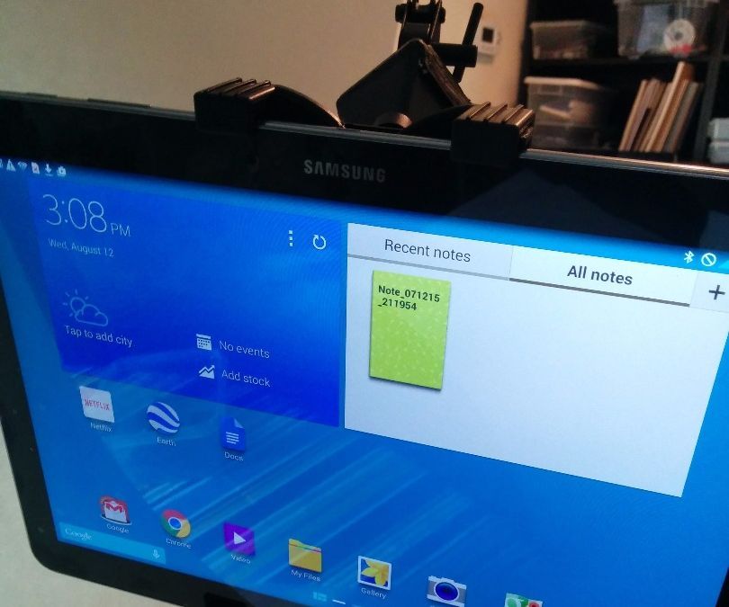 Desktop tablet holder