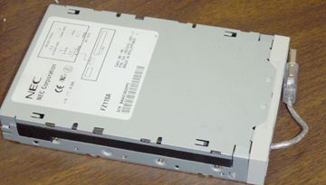 USB Thumb Drive Enclosure in an Old Zip IDE.