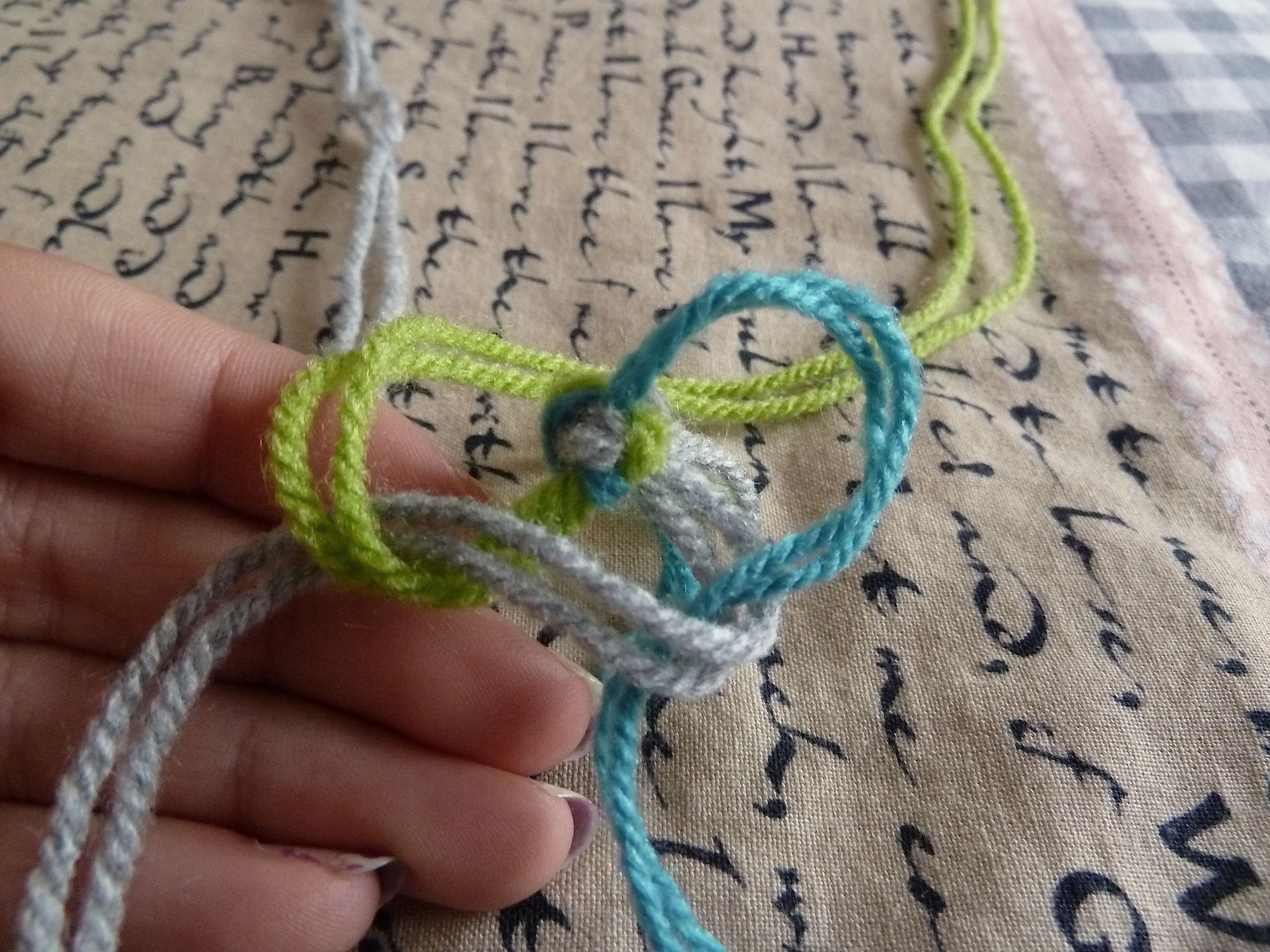 Scoubidou Bracelet : 6 Steps (with Pictures) - Instructables