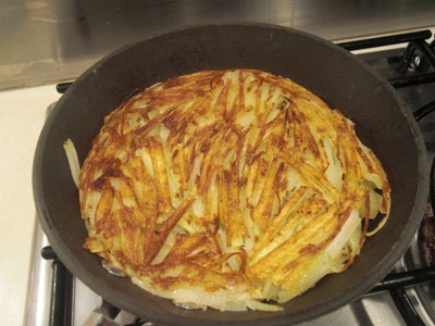 Making Fried Potato Bed