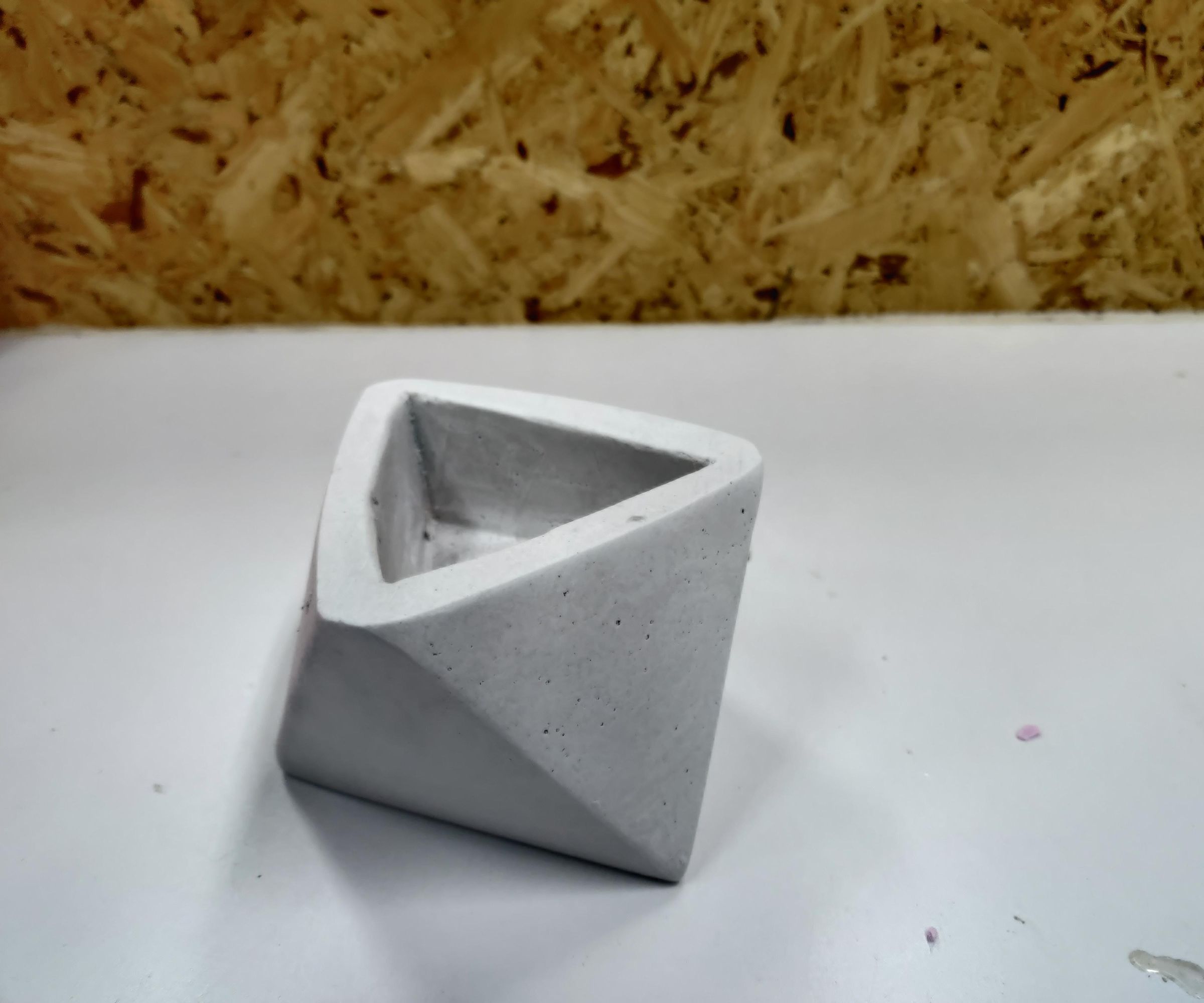 Geometric Plant Holder, Intro