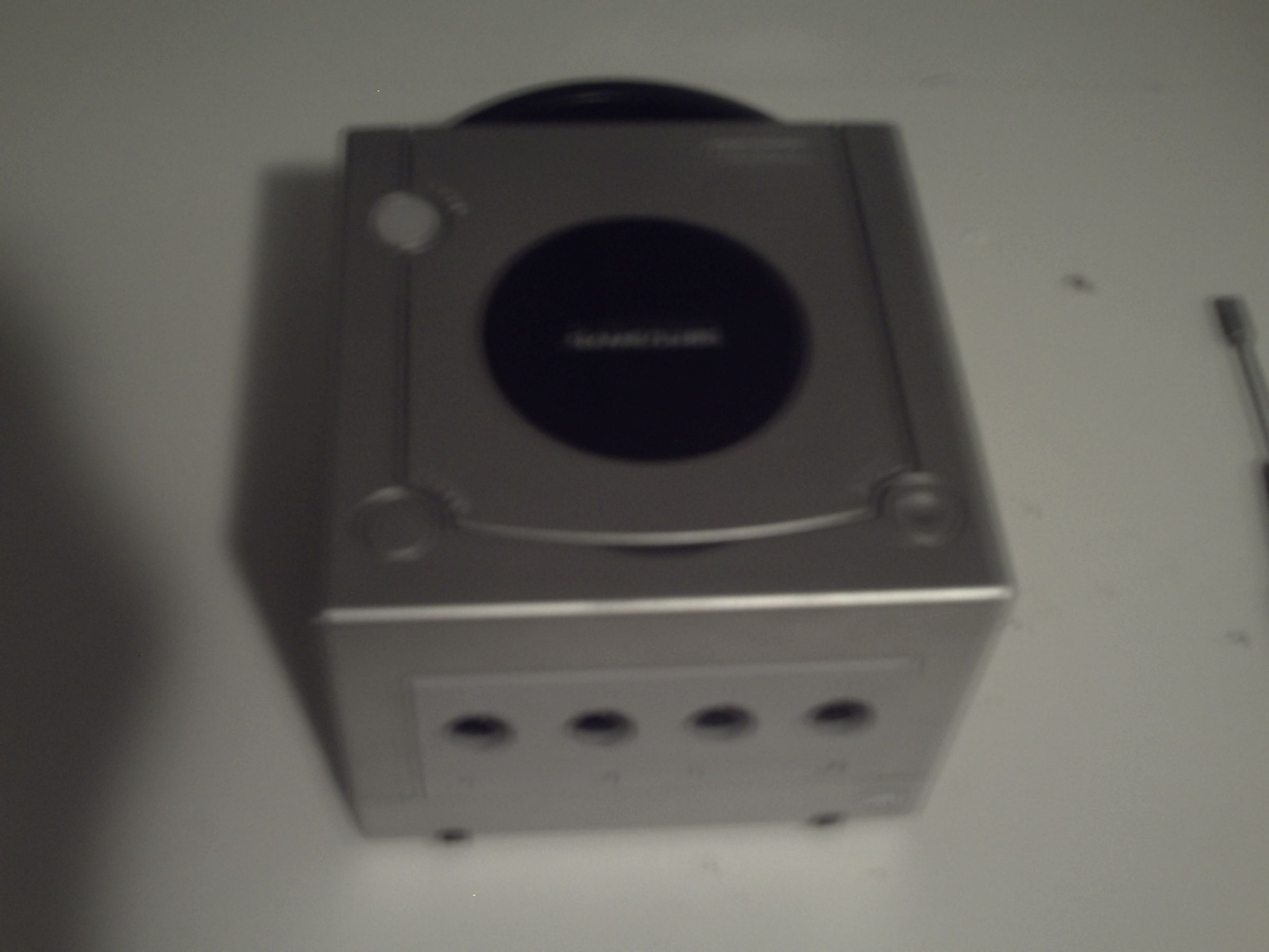 How to Replace the Power Light in Your Nintendo Gamecube 6 Steps