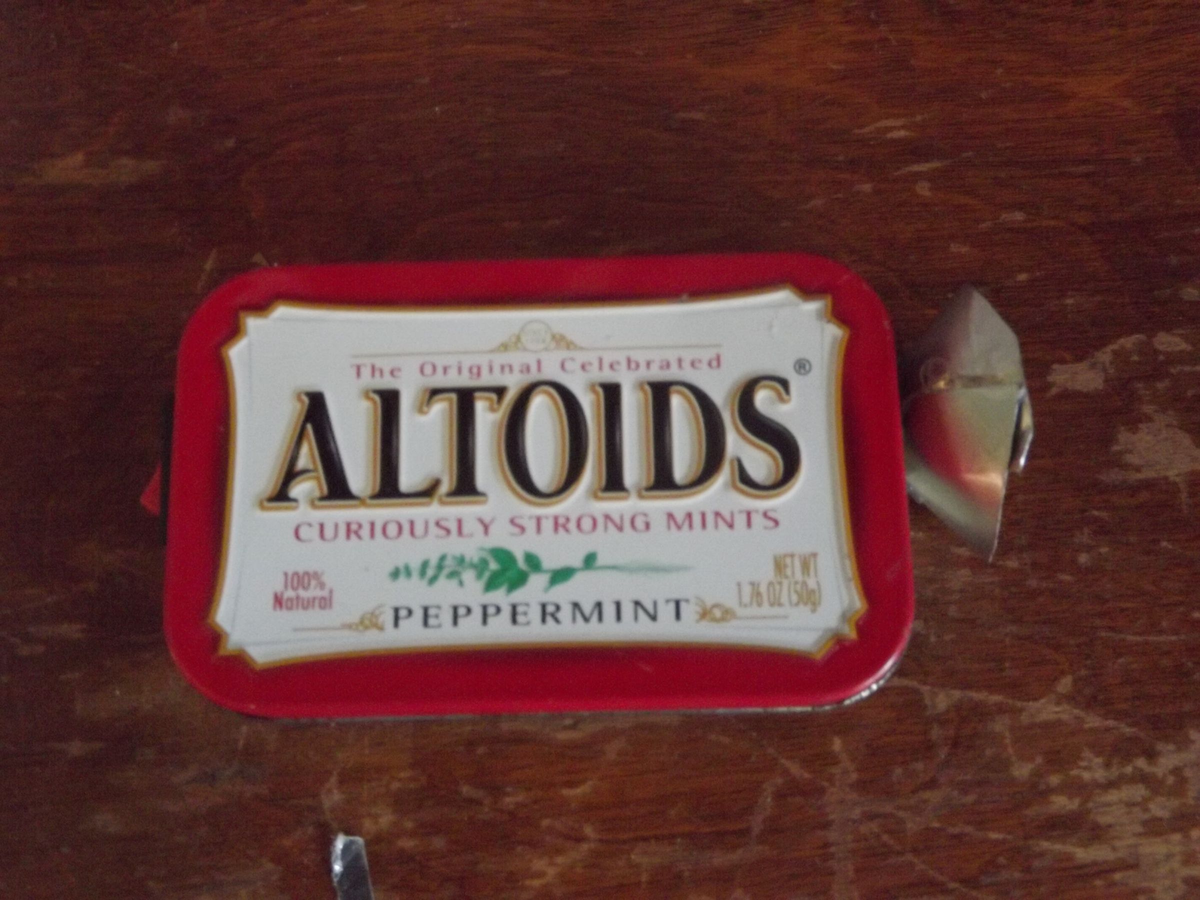 Simple Altoids tin flashlight