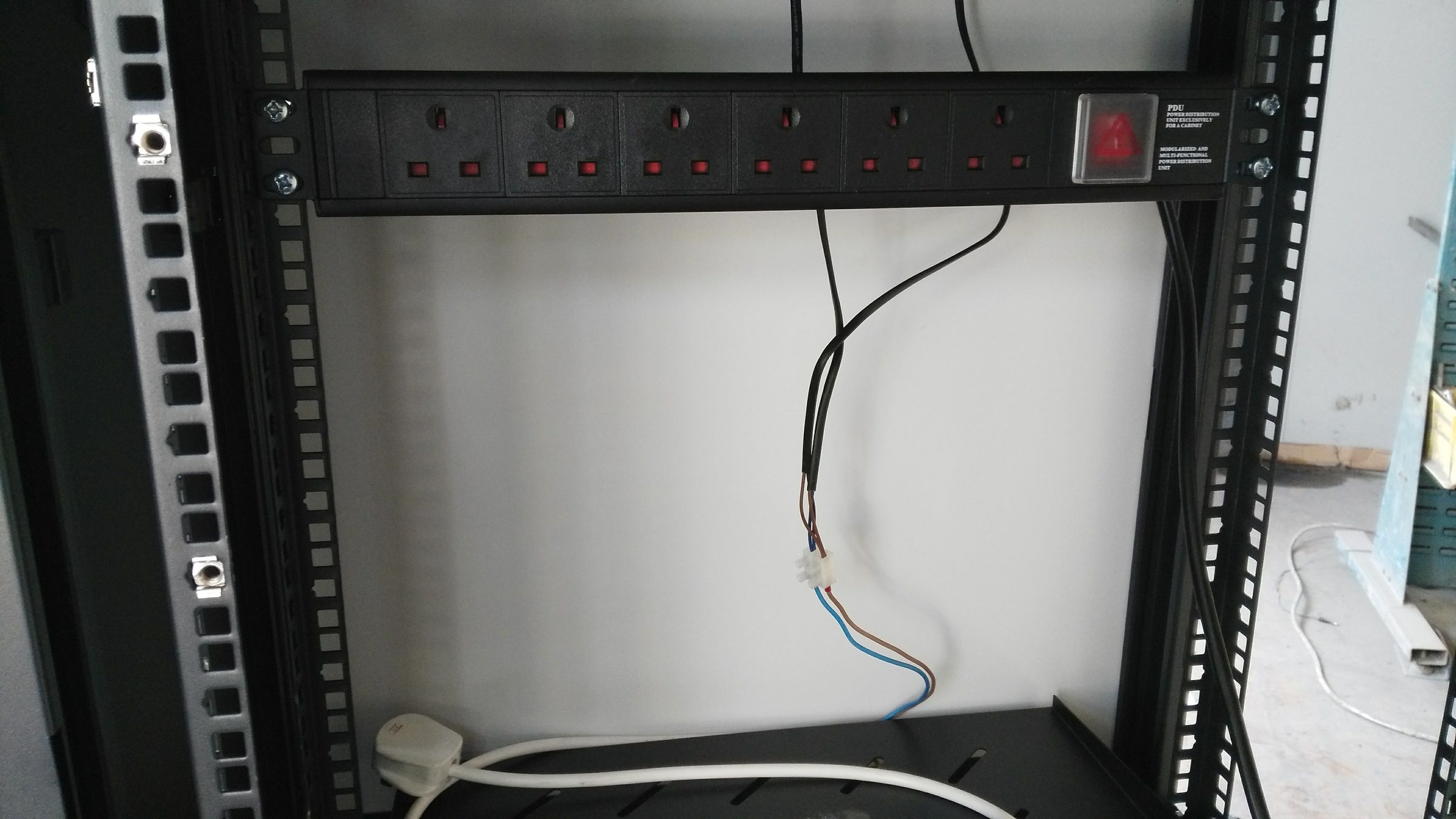 Dust-proof Enclosure for PC : 4 Steps (with Pictures) - Instructables