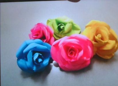 Quick and Easy to Make Paper Roses!! : 16 Steps - Instructables