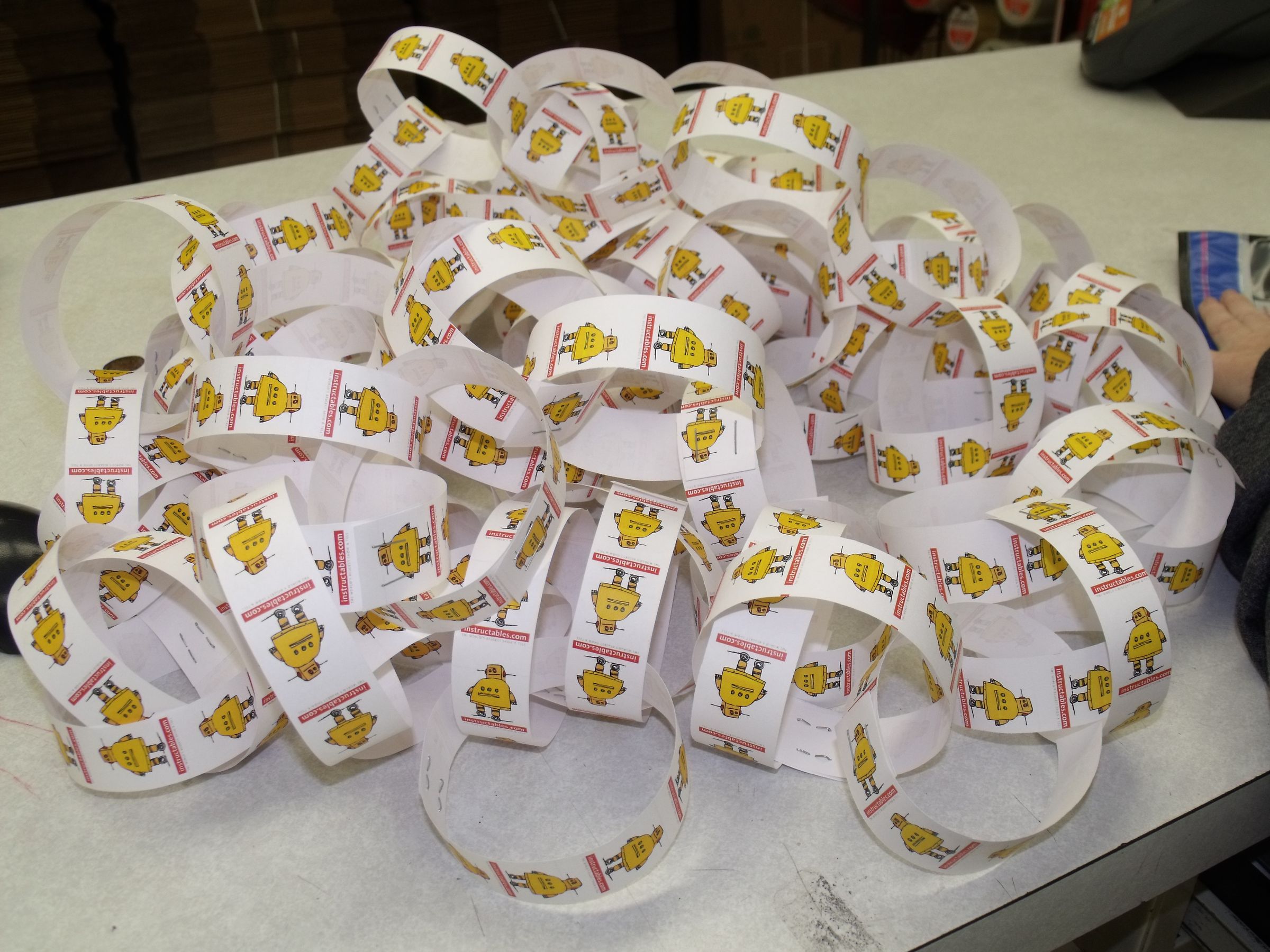 'Ibles Robot Christmas Tree Chain
