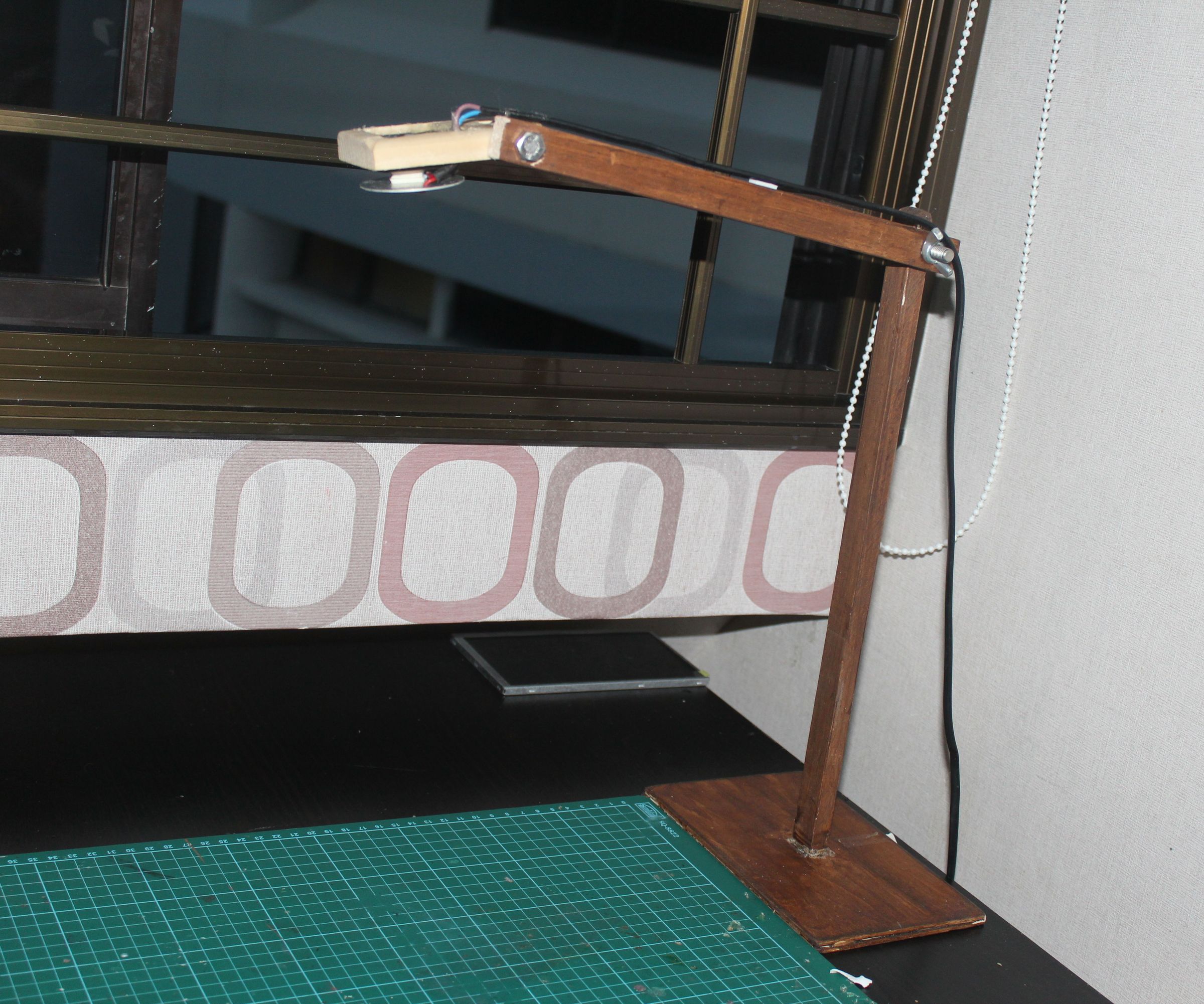 Dimmable Wooden Desk Lamp