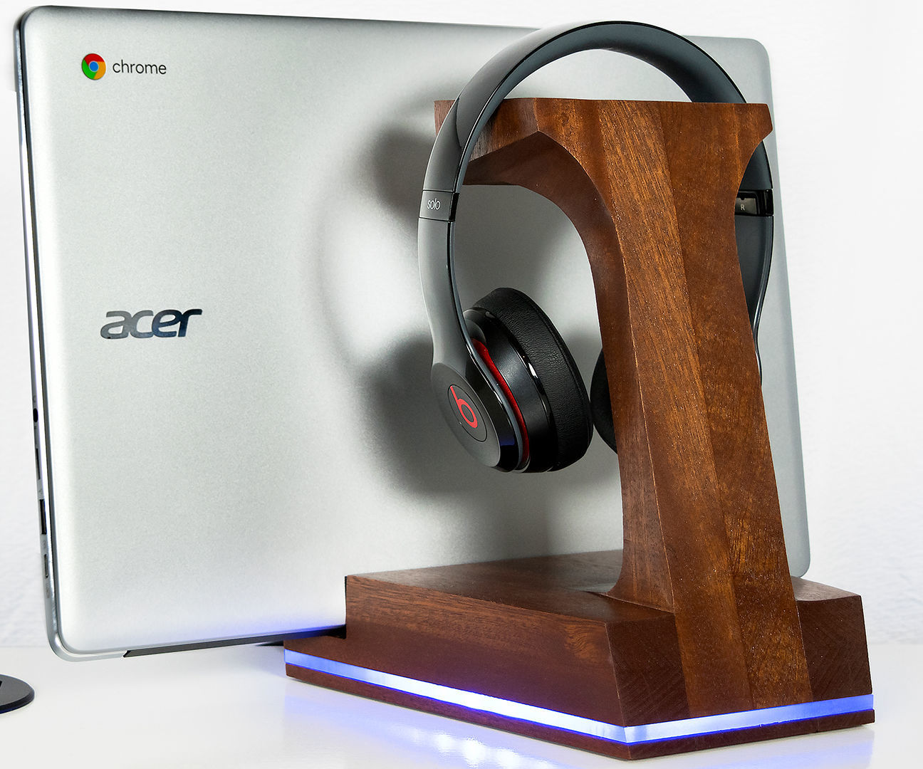 3 in 1 Headphone / Laptop Holder With a Lamp