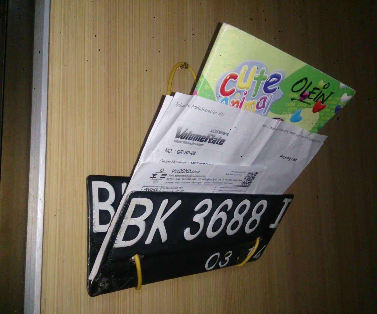 On Wall Papers Holder