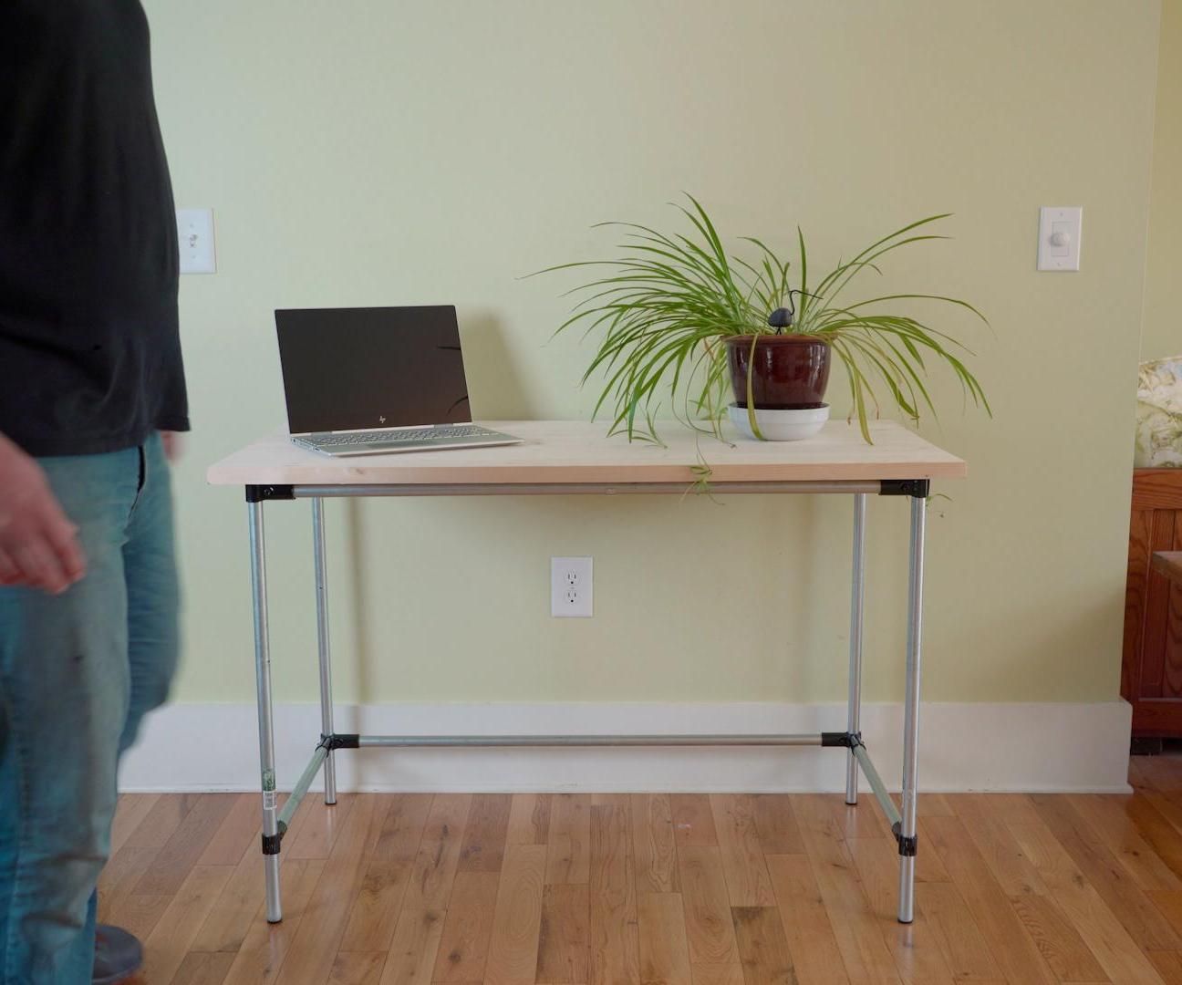 DIY Pipe Desk That ANYONE Can Build | No Power Tools Required