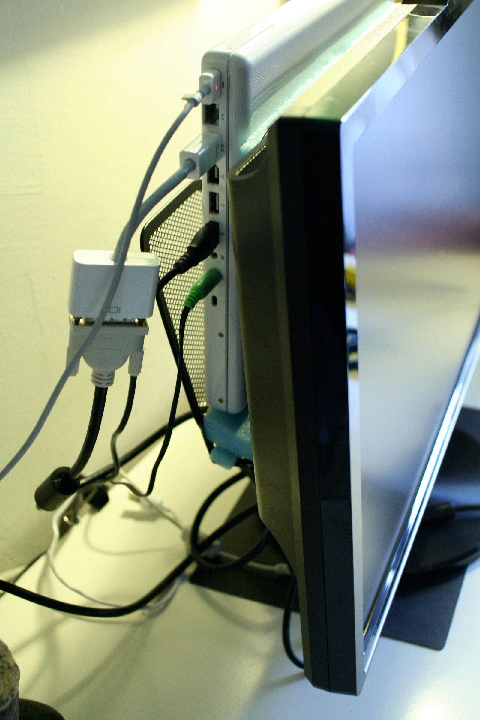 MacBook/iMac Rack Hack