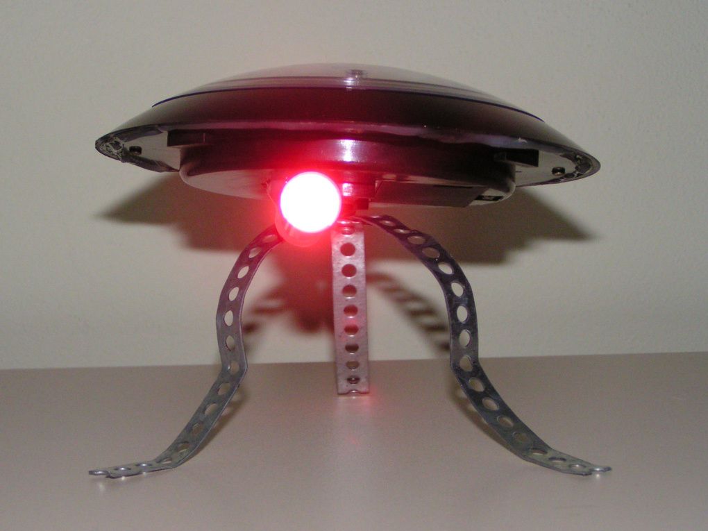 Solar Powered Light-Graffiti Projector