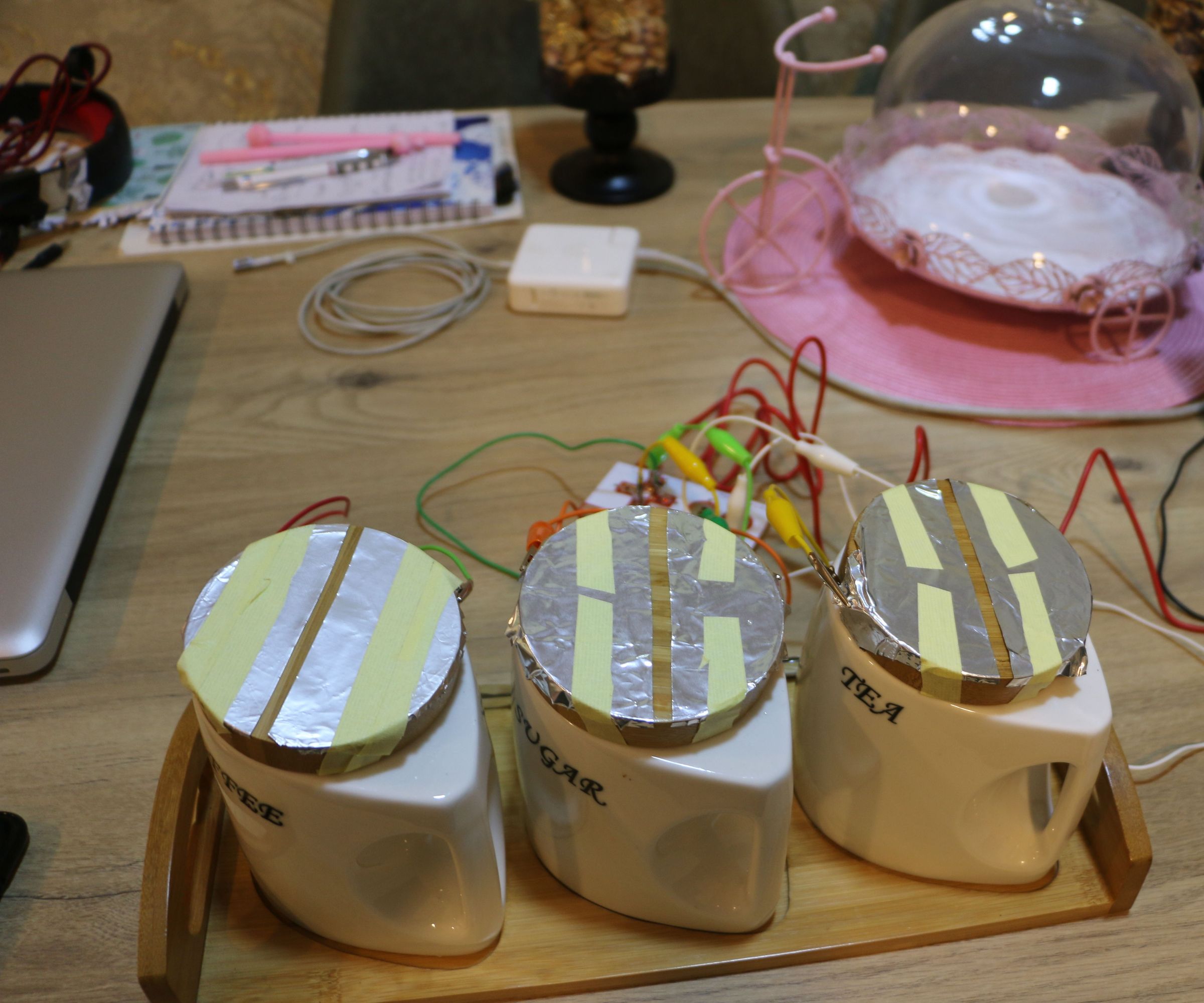 Make Blind Recognize Things by Touching Things Around Them Using MakeyMakey