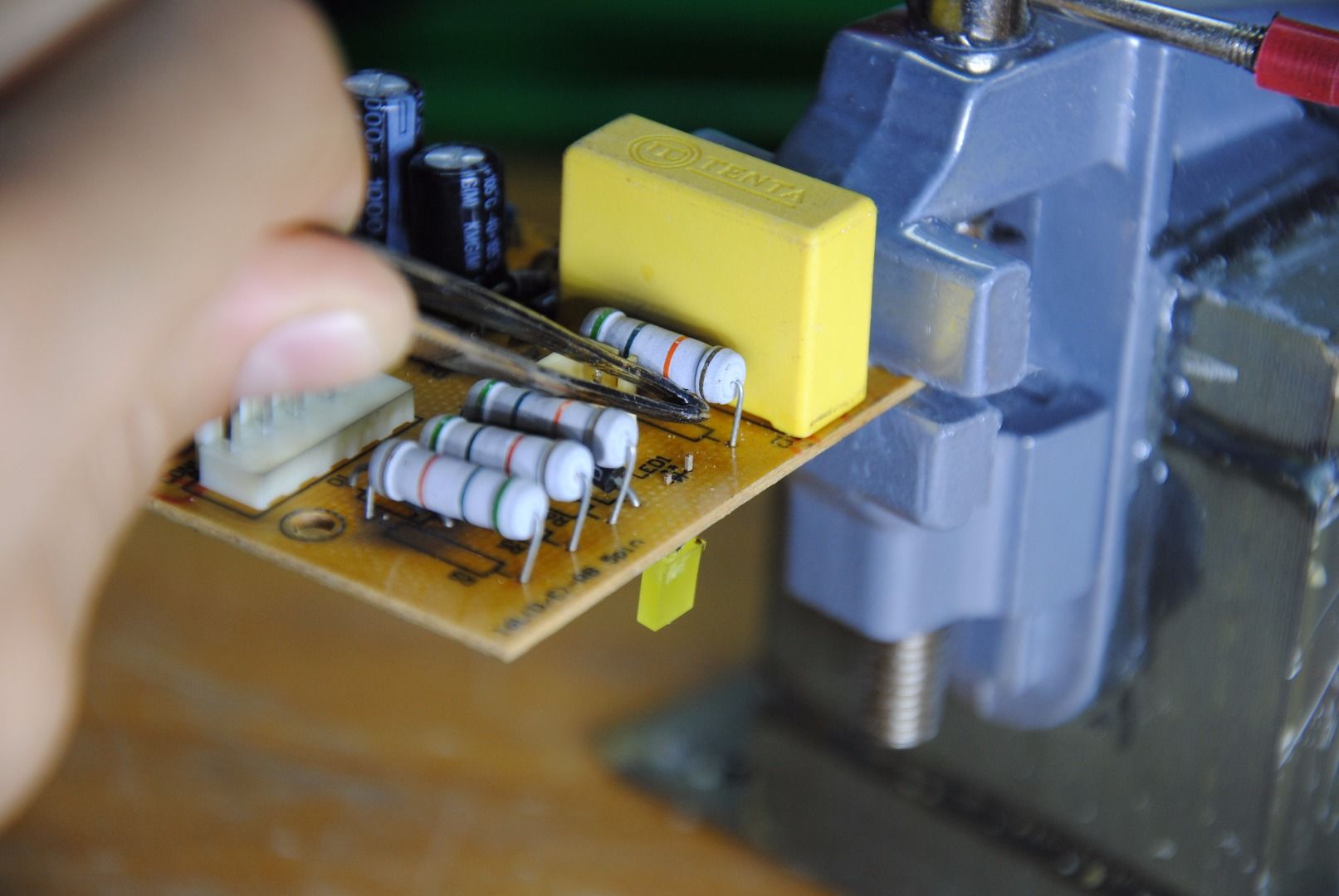 8 Unusual Uses for Tweezers 8 Steps (with Pictures) Instructables