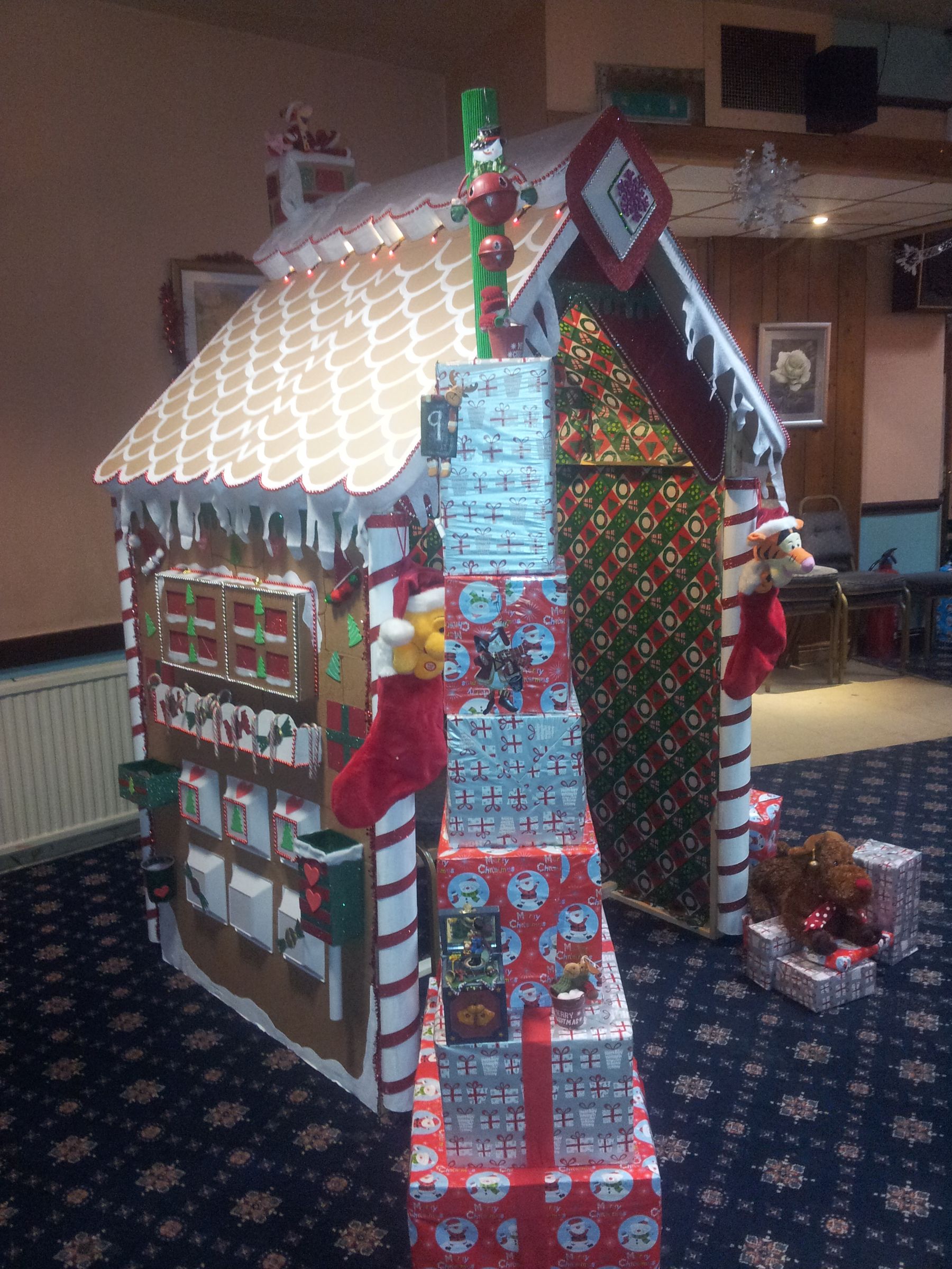 Gingerbread Xmas House for Santa!