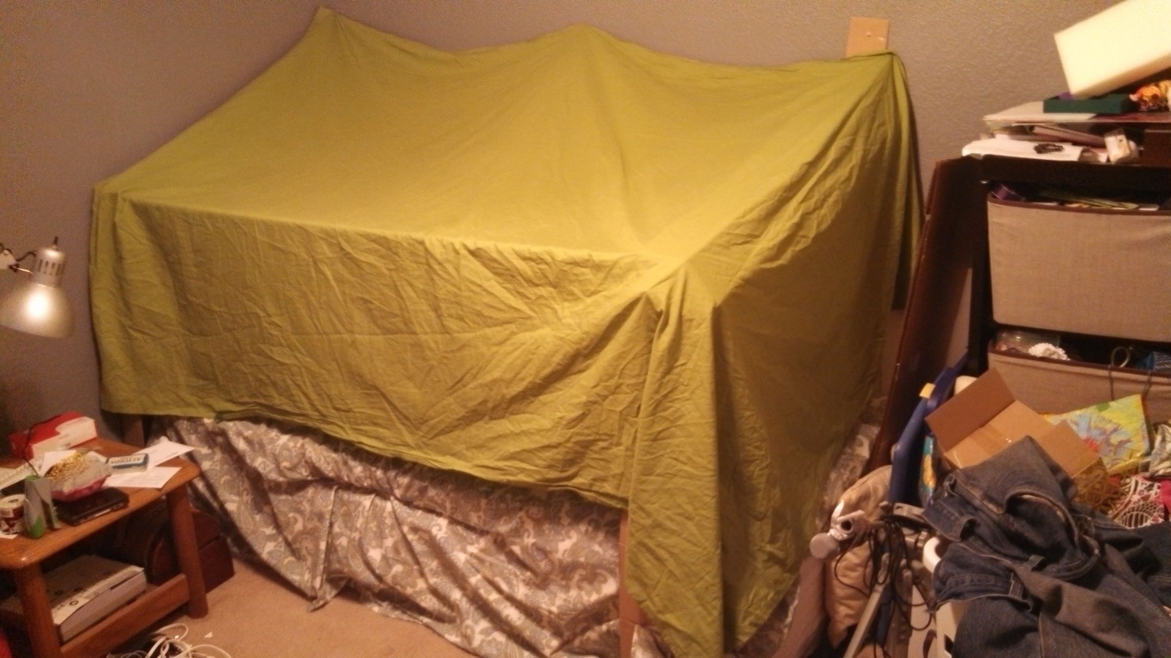 How to Build a Bed Fort Using Paper and Office Supplies