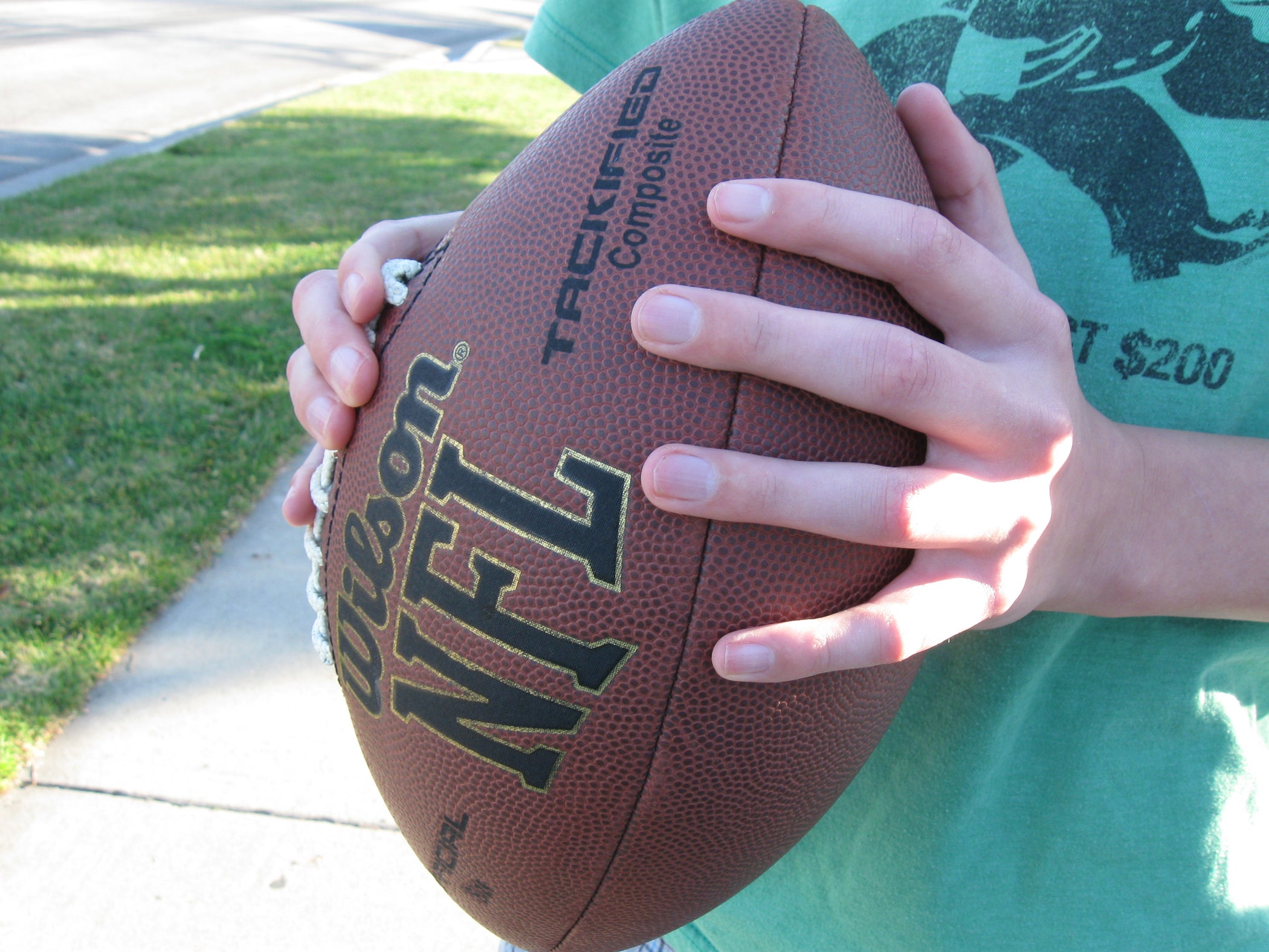 How to Throw a Football 5 Steps (with Pictures) Instructables