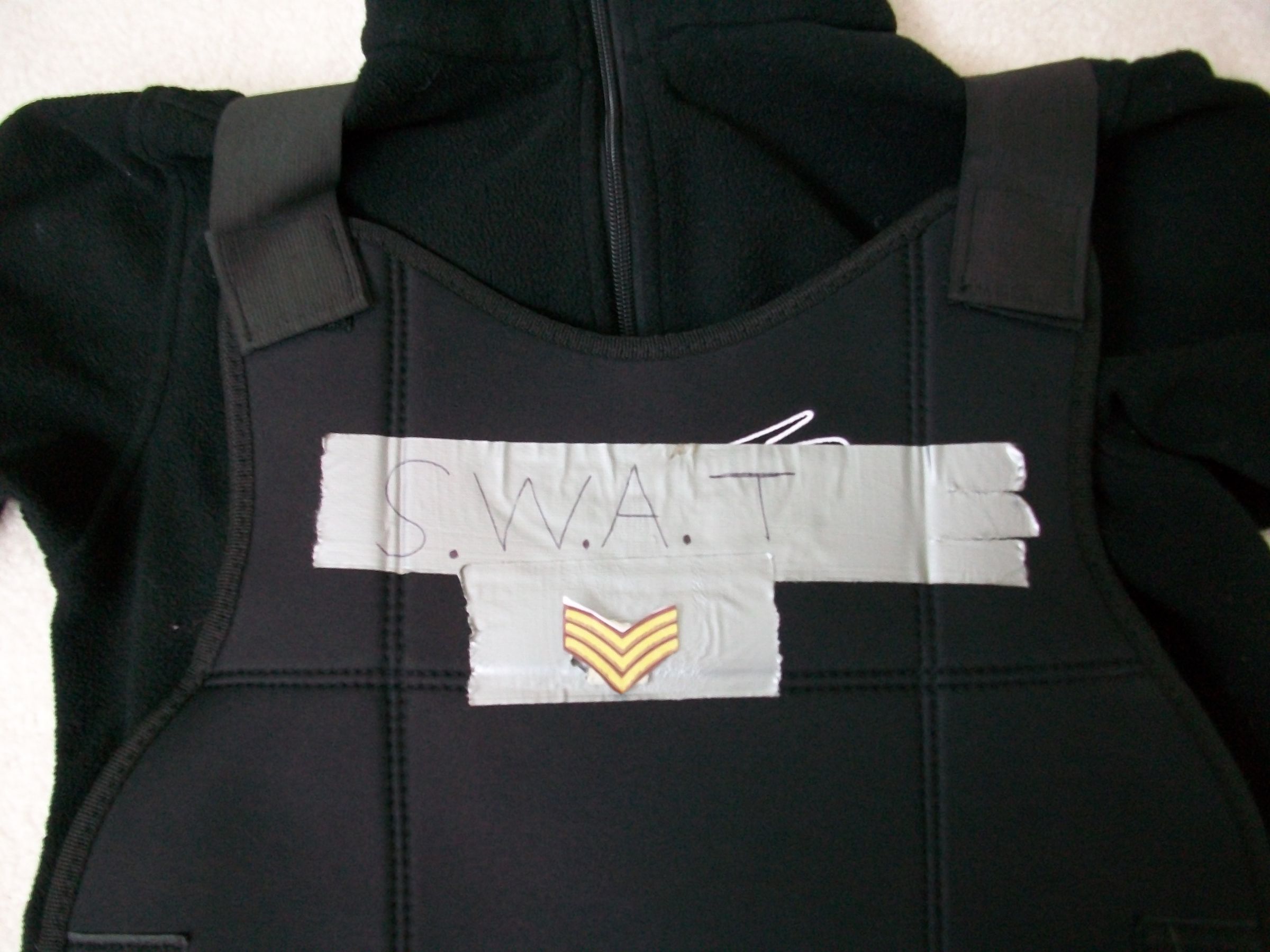 Last Minute Swat Costume : 5 Steps - Instructables