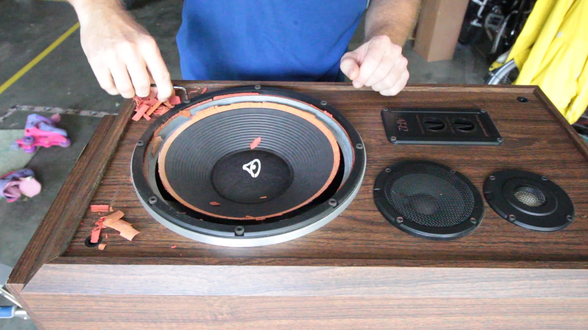 Fix a Speaker by Replacing the Foam Edge 13 Steps (with Pictures