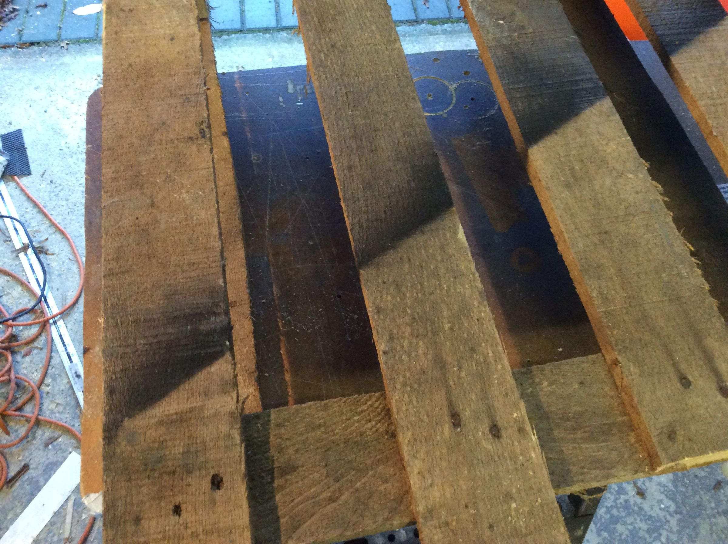 IKEA Hack/pallet Table : 13 Steps - Instructables