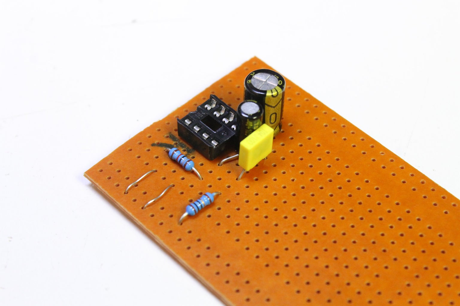 Make Your Own Headphone Amp V1 : 8 Steps Circuit Diagram