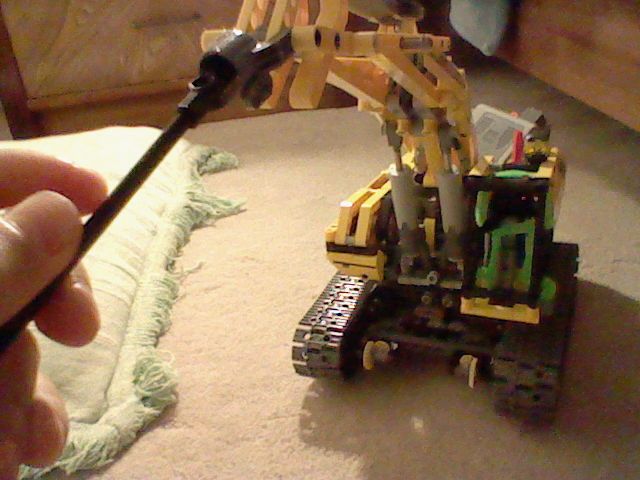 How to Make Your Lego Motorized Crane Be Able to Use Different Attachments